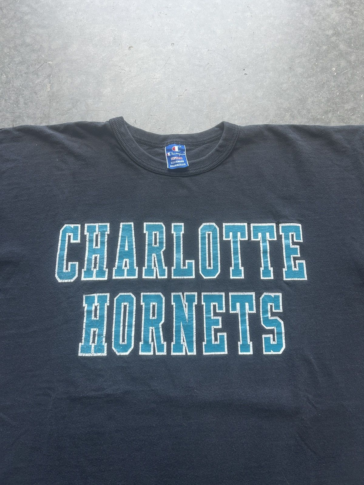 Champion × NBA × Vintage Vintage 90s Charlotte Hornets Graphic Tee Size US XL / EU 56 / 4 - 1 Thumbnail