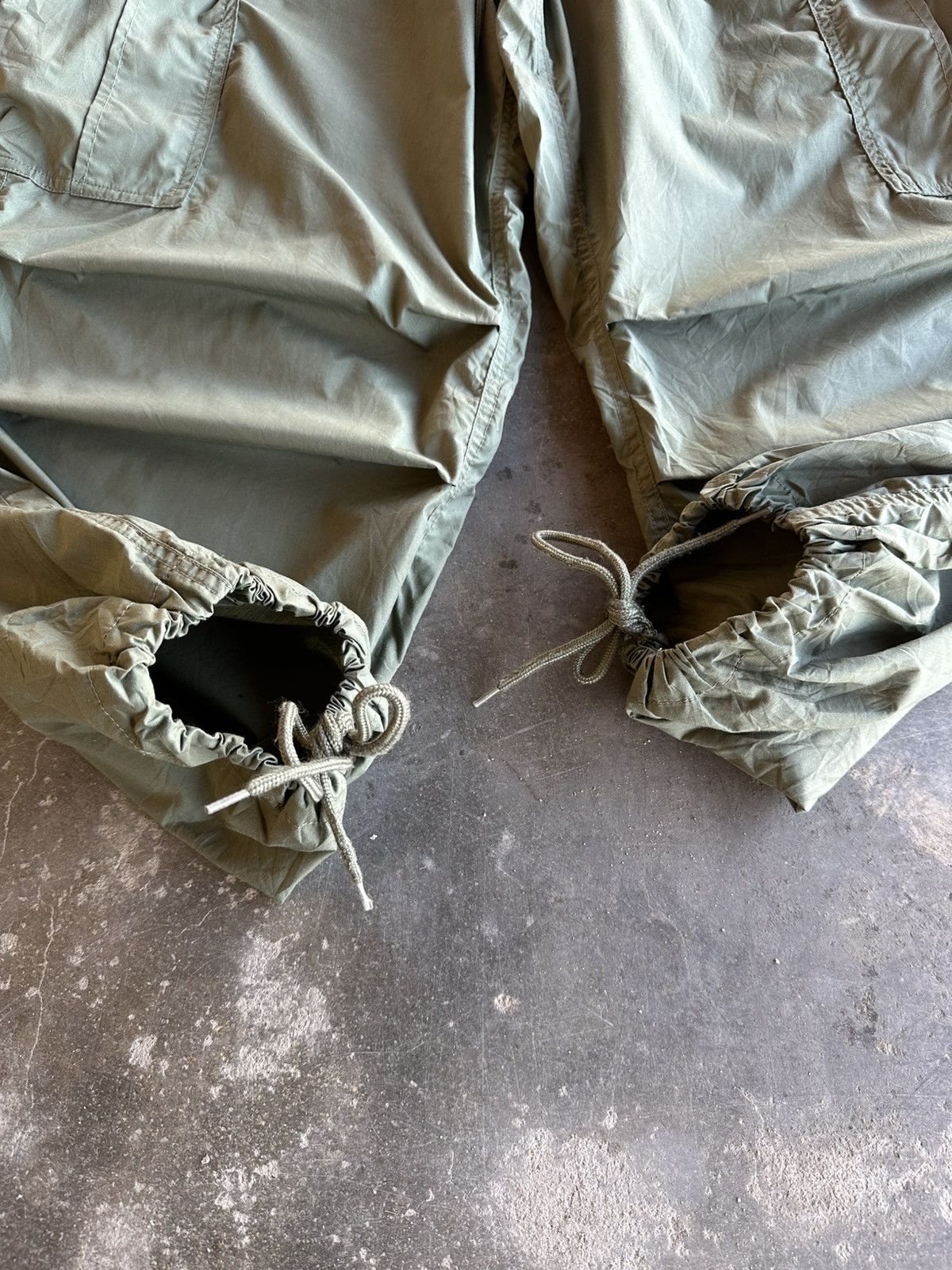 Japanese Brand SEND OFFER🍁BAGGY PARACHUTE JAPANESEBRAND FREAKS BALLON PANT Size US 34 / EU 50 - 8 Thumbnail