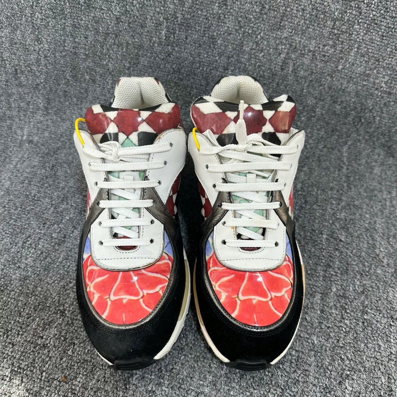 Chanel Chanel graffiti sneakers Size US 8 / IT 38 - 1 Thumbnail