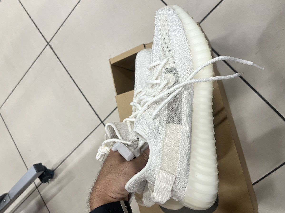 Yeezy Yeezy Boost 350 V2 Size US 11 / EU 44 - 4 Thumbnail