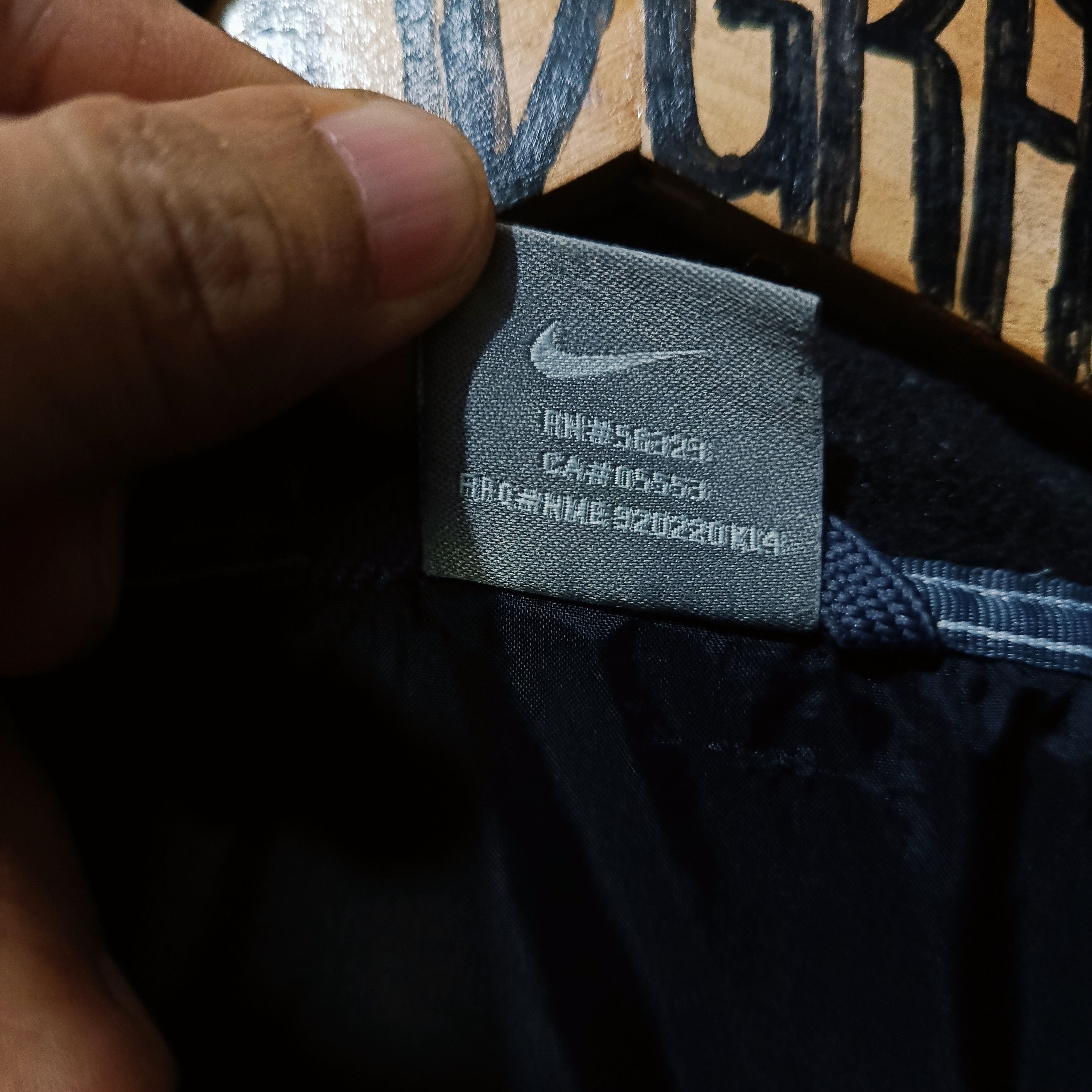 Nike Nike Metallic Silver Vintage Puffer Jacket Y2K Size US L / EU 52-54 / 3 - 8 Thumbnail