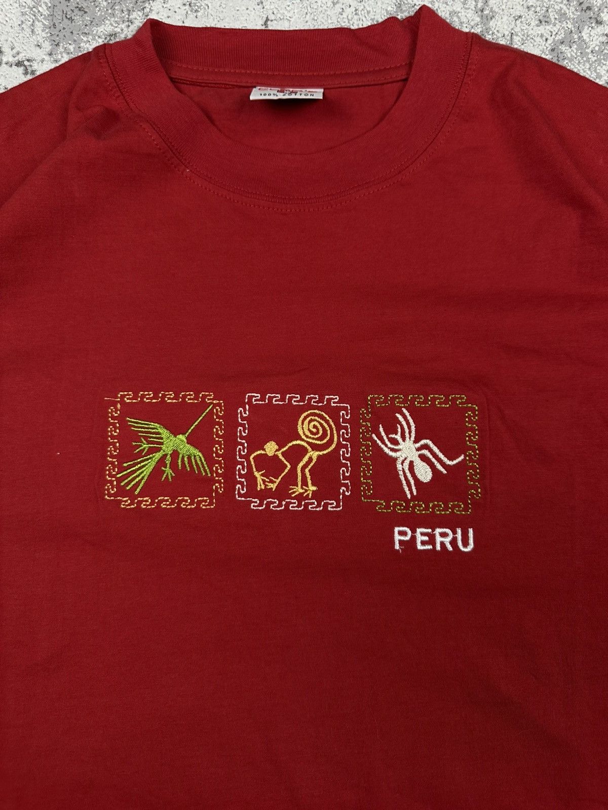 Vintage Peru Embroidered Red Tee Nazca Lines Graphics Size US L / EU 52-54 / 3 - 2 Thumbnail