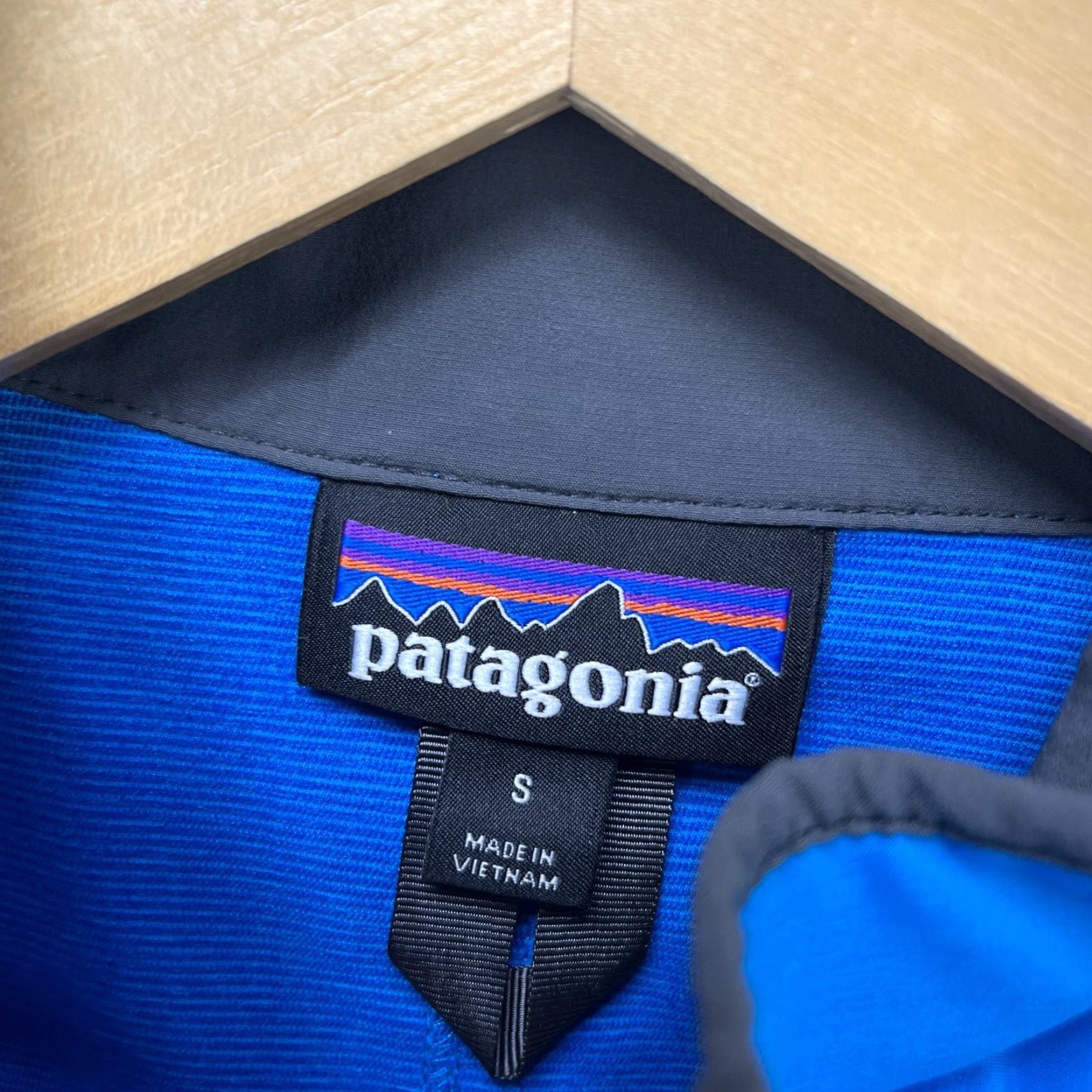 Patagonia VINTAGE Patagonia Blue Softshell Jacket S Men Size US S / EU 44-46 / 1 - 5 Thumbnail