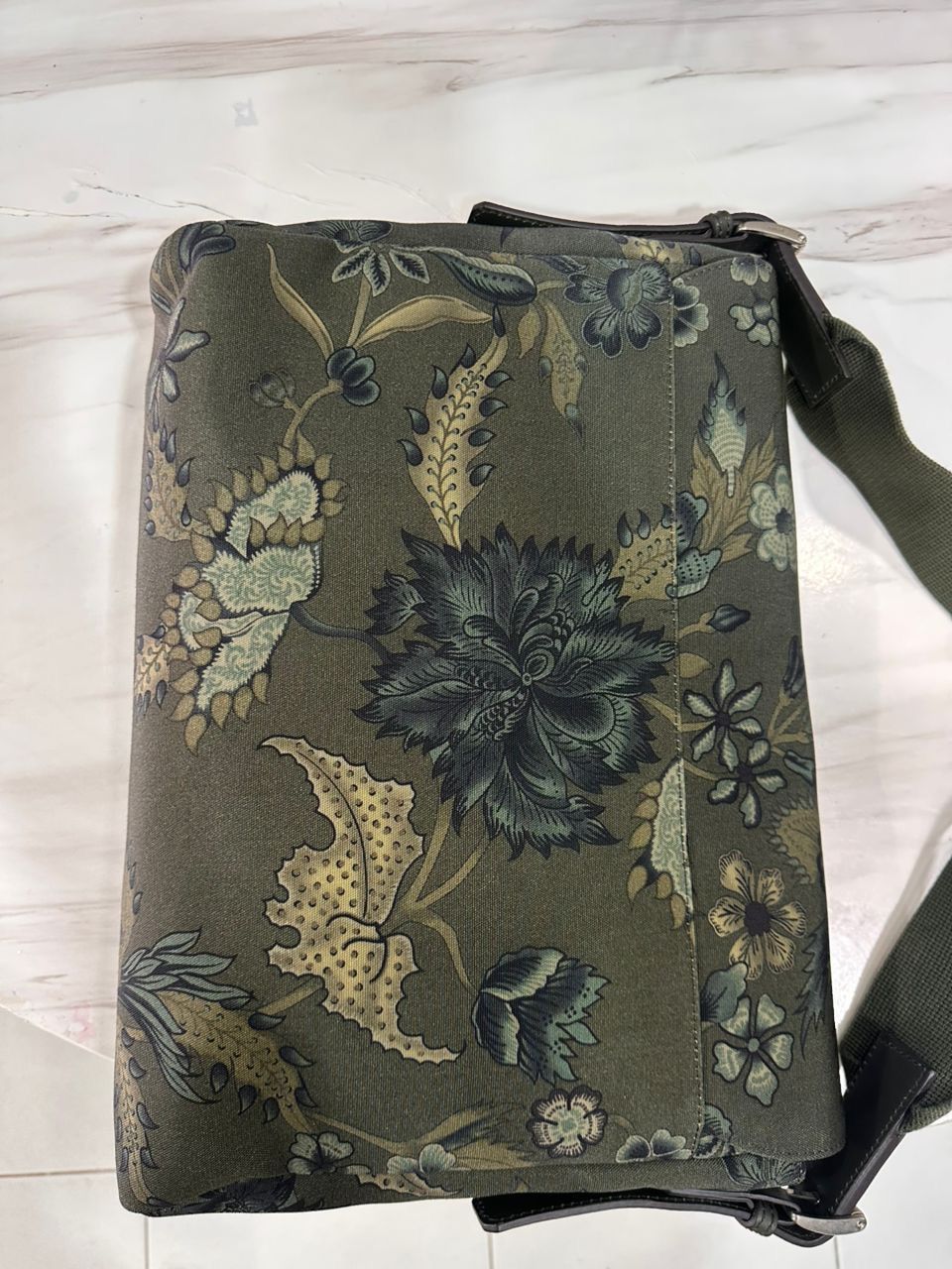 Gucci Authentic Gucci Green Canvas Shoulder Bag Size ONE SIZE - 7 Thumbnail