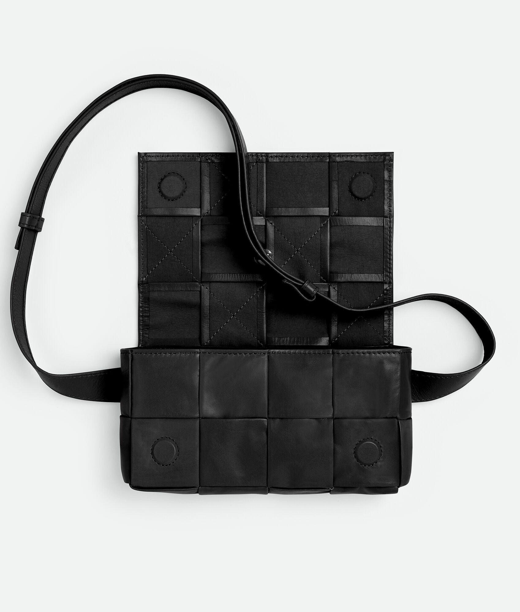 Bottega Veneta o1n1vont0225 Size: OS / Cassette Belt Bag in Black Size ONE SIZE - 3 Thumbnail