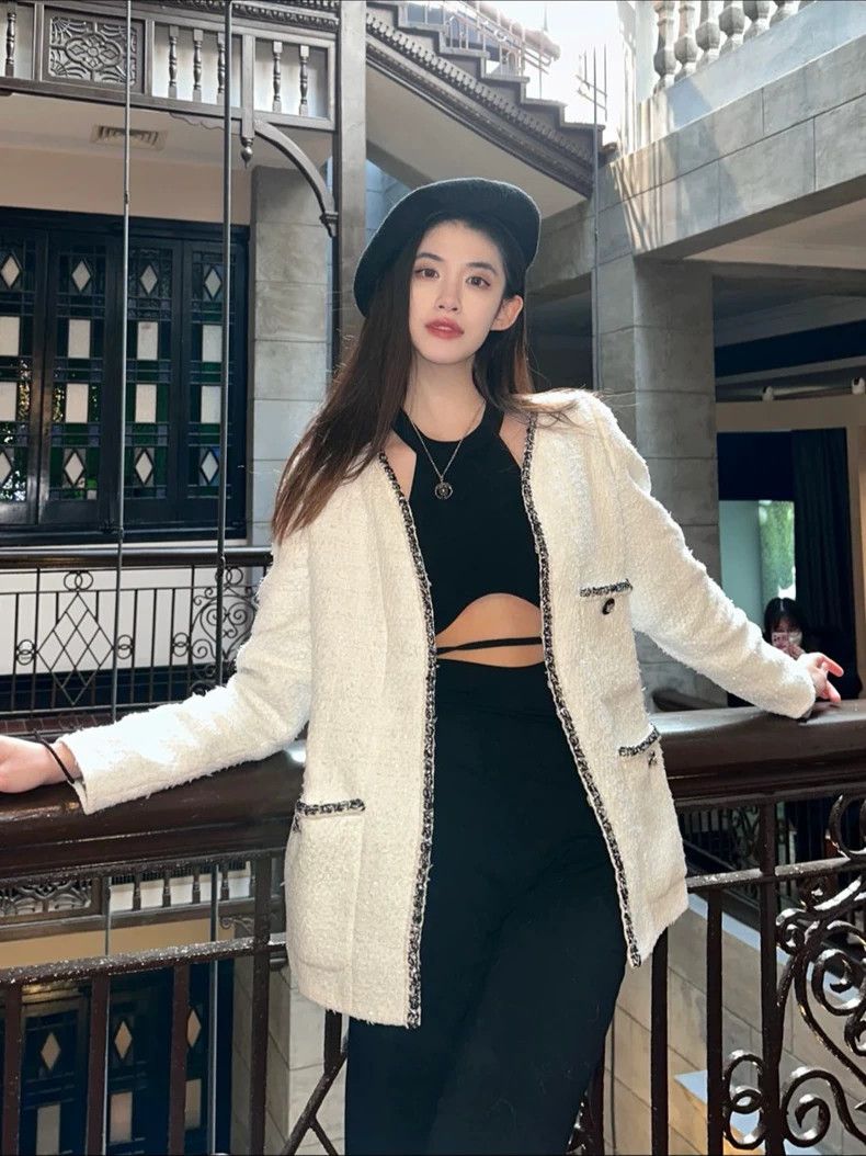Chanel Chanel 22P black and white color-blocked rolled-edged twee Size XS / US 0-2 / IT 36-38 - 4 Thumbnail