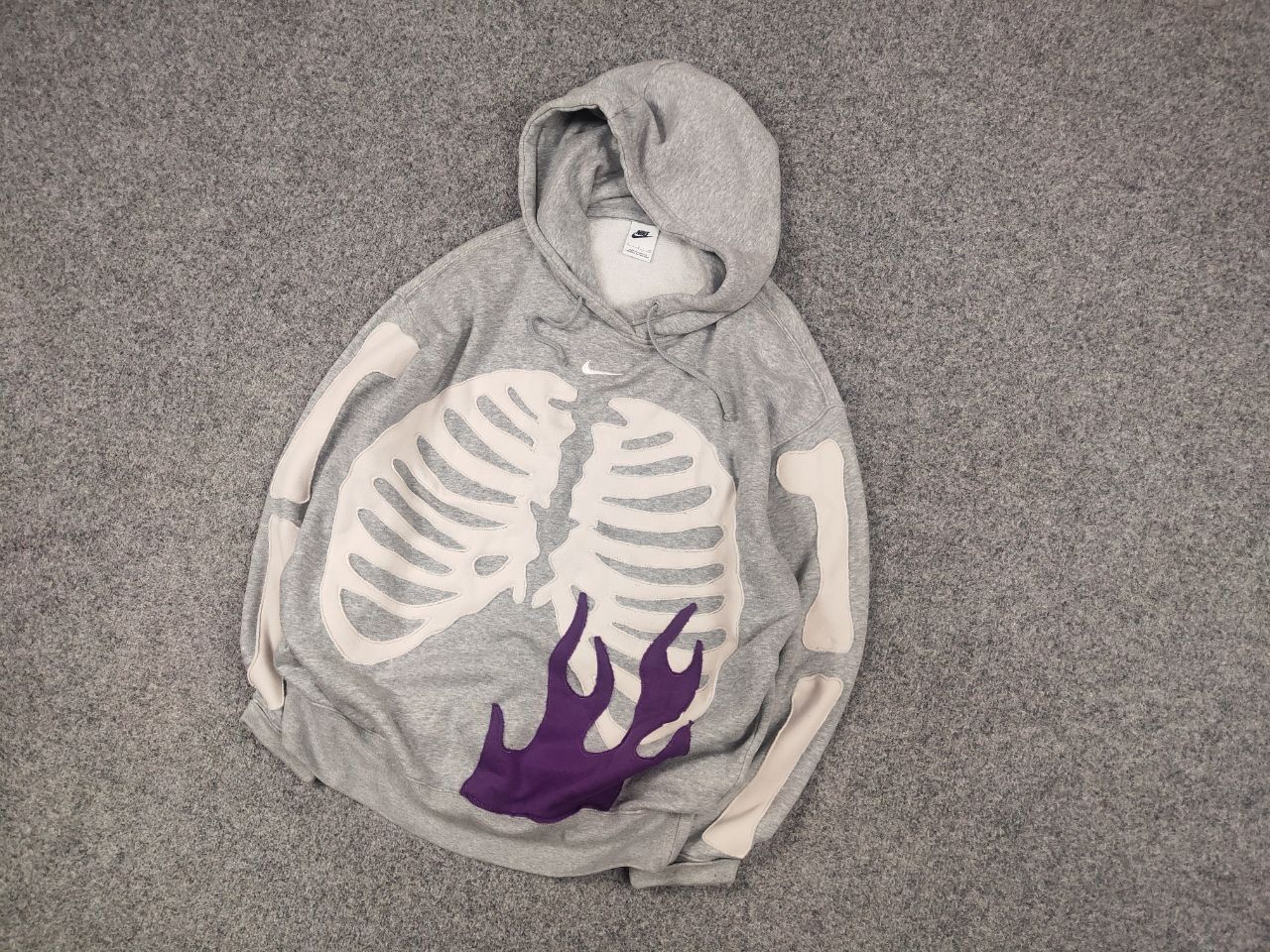 Nike Rare Nike skeleton Logo vintage reworked Hoodie Y2K Style Size US S / EU 44-46 / 1 - 3 Thumbnail