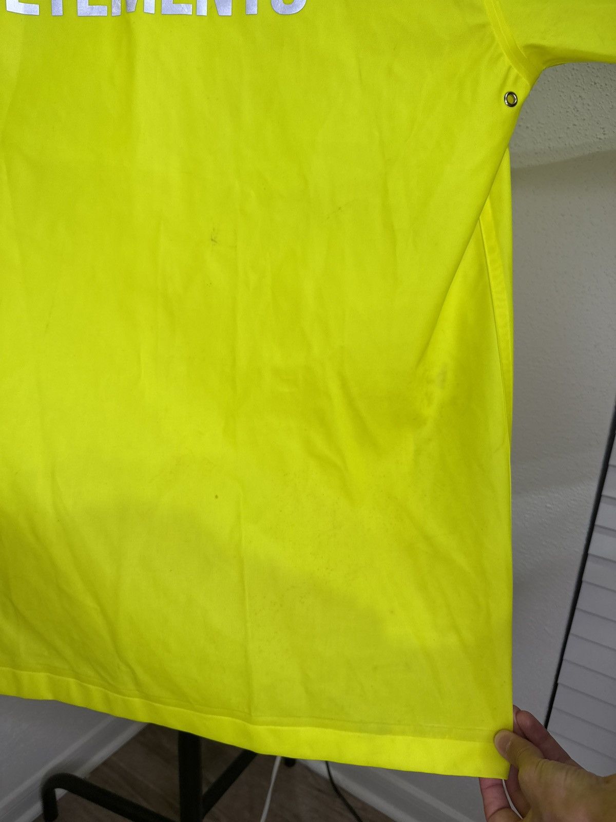 Vetements Vetements SS18 Logo Raincoat Size US M / EU 48-50 / 2 - 15 Thumbnail