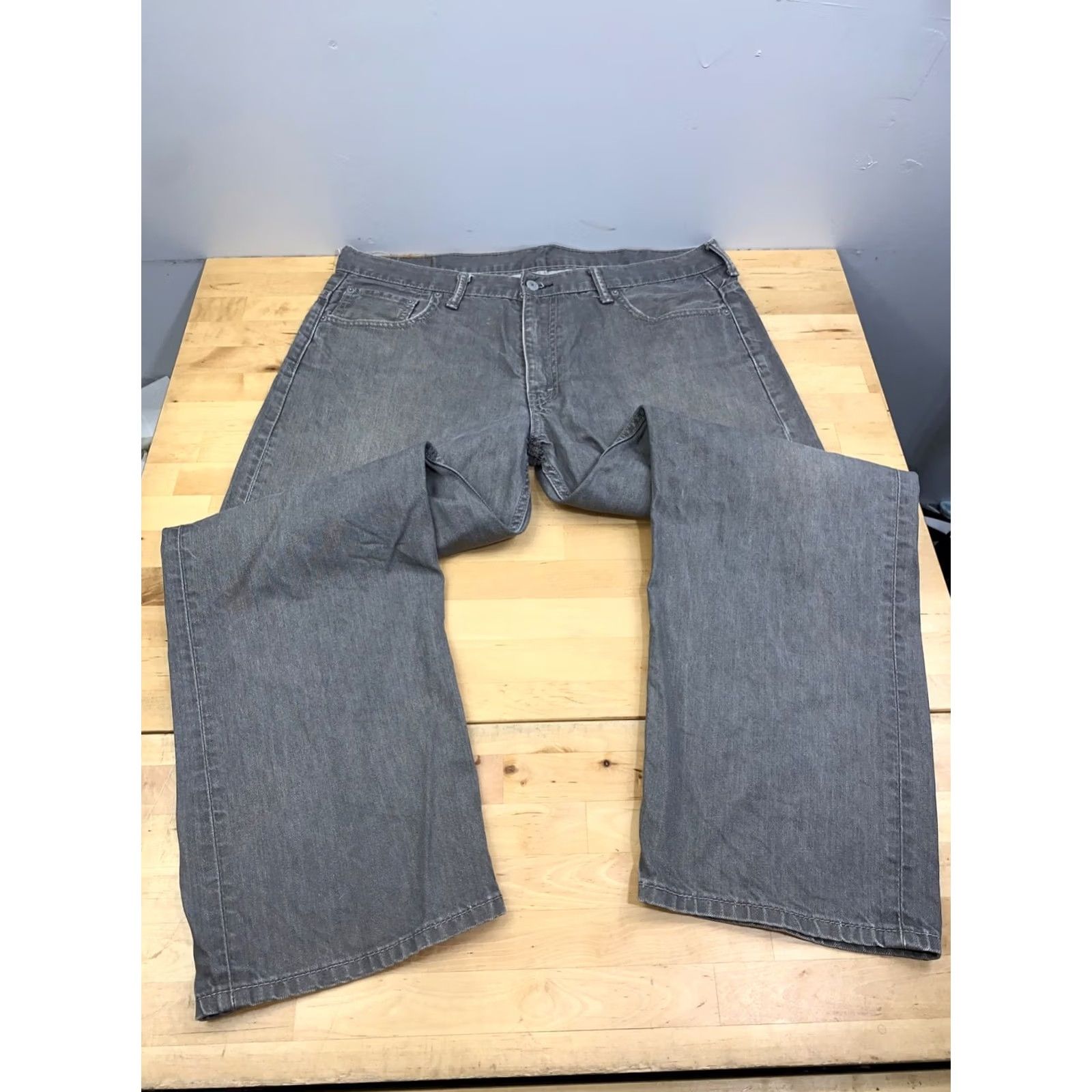 Levi's Levi's 569 Jeans Men 36x30 Gray Distressed 5-Pocket Relaxed Straight Denim Cotton Casual Work Vintage No Size US 36 / EU 52 - 6 Thumbnail