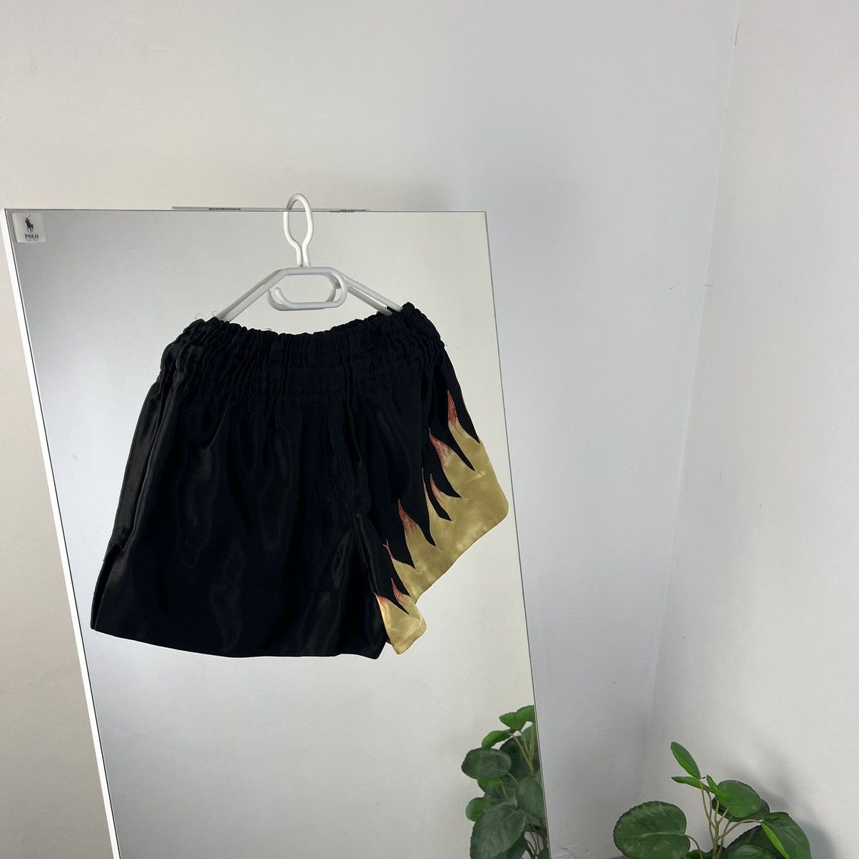 Vintage Vintage Y2K Flame Logo Thai Box Shorts Streetwear 90s Size US 32 / EU 48 - 2 Thumbnail