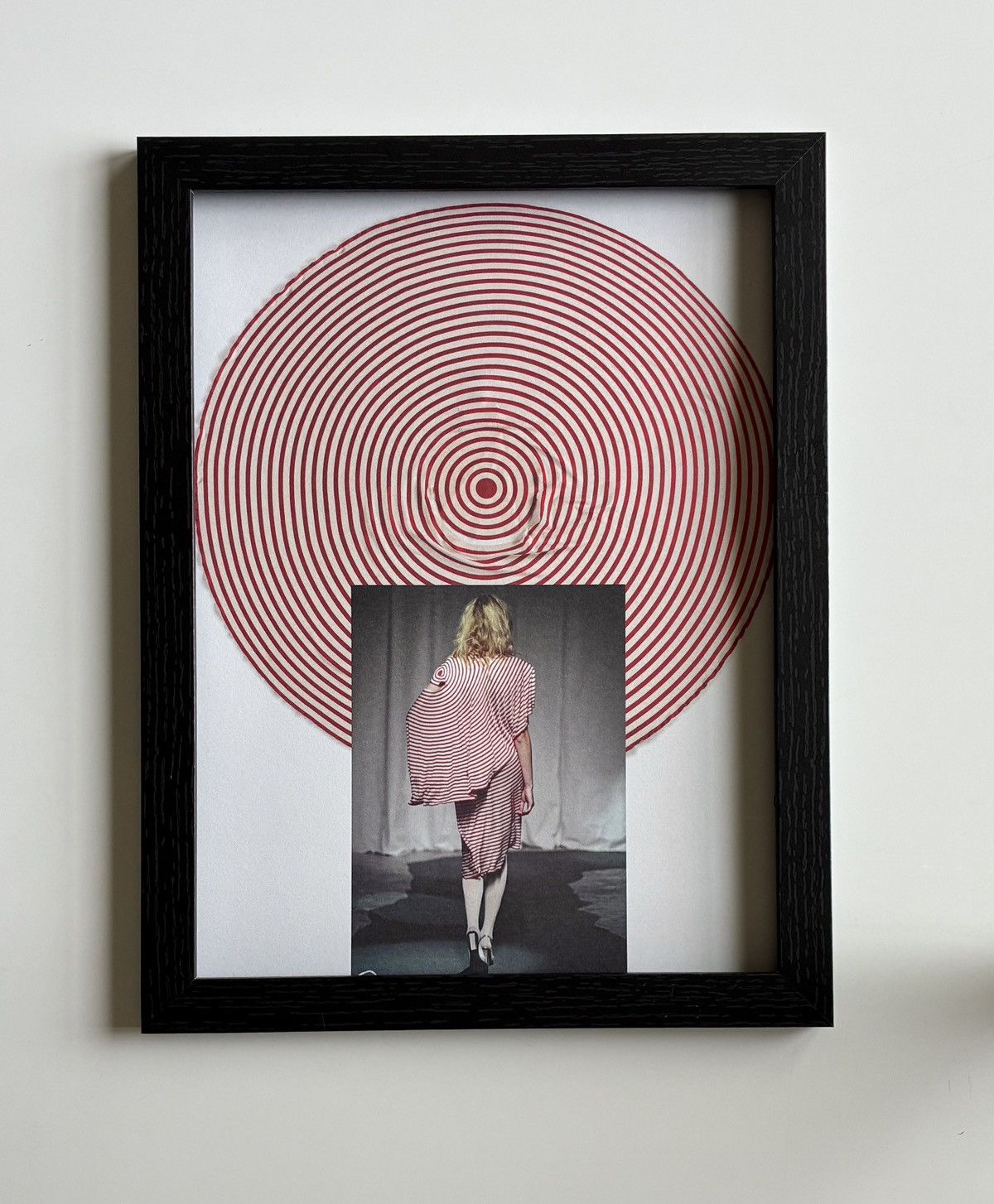 Maison Margiela Maison Margiela Archive Fashion photo framed 9x12 Size ONE SIZE - 1 Thumbnail
