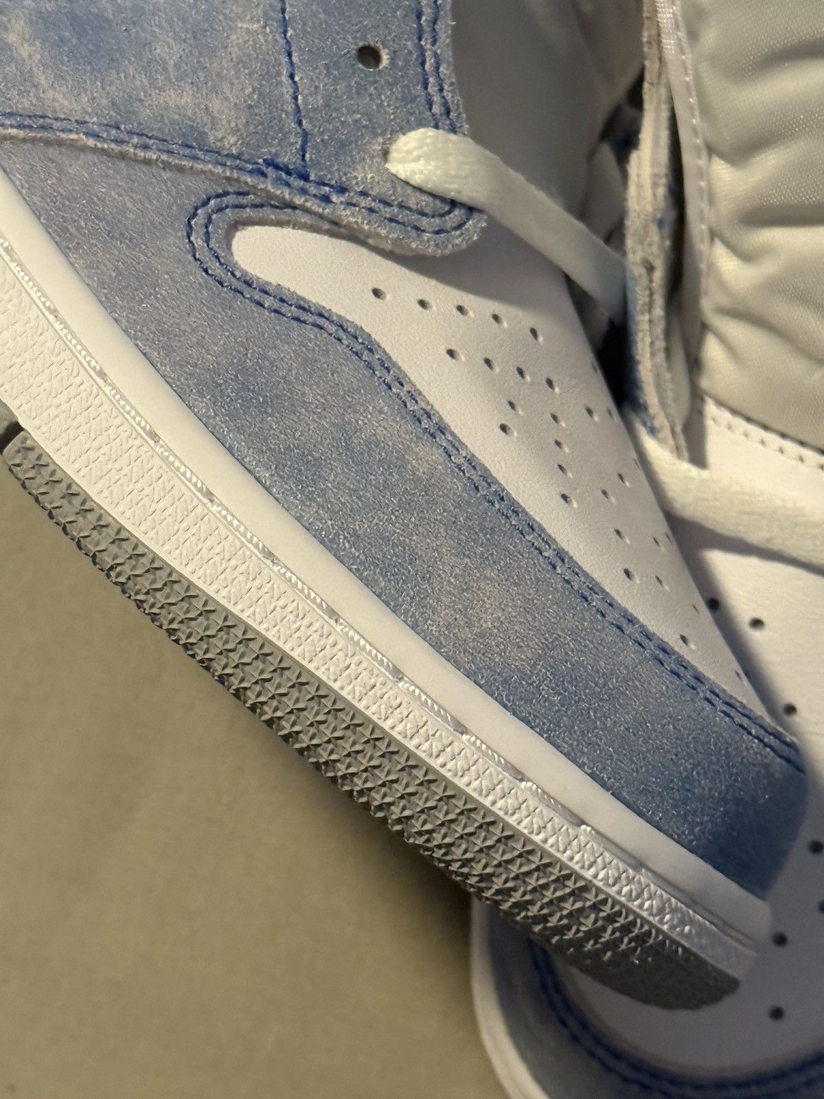 Jordan Brand Nike Air Jordan 1 Retro High OG Hyper Royal Smoke 2021 DS Size US 11 / EU 44 - 6 Thumbnail