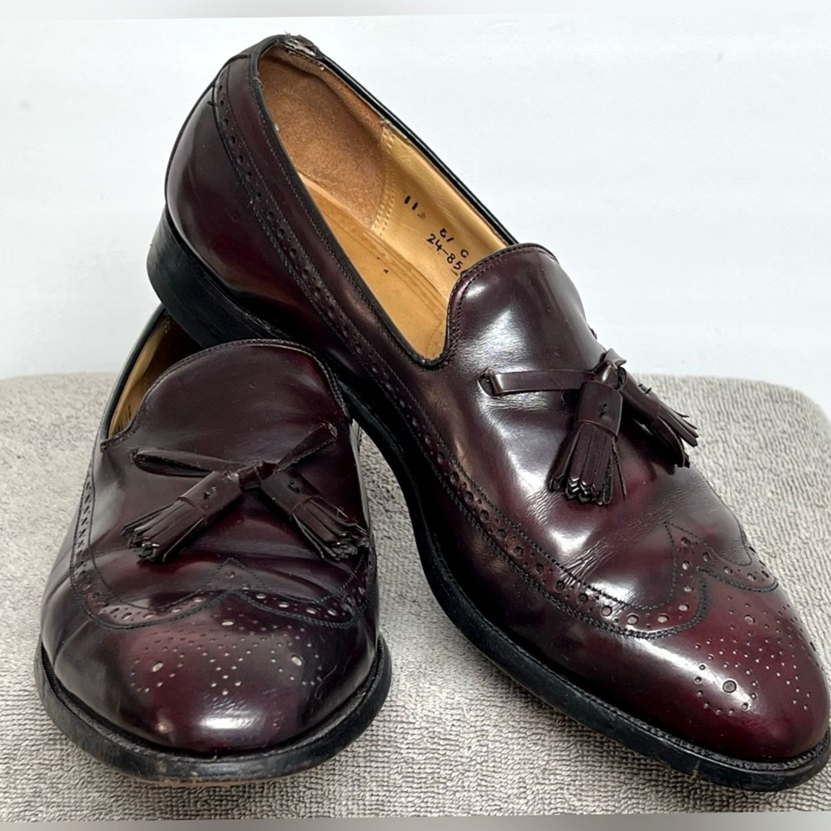 Johnston & Murphy Johnston & Murphy Aristocraft Men’s Tassel Loafers – Size 11 Burgundy Leather Loafer Mens Shoes Brown Leather Size US 11 / EU 44 - 4 Thumbnail