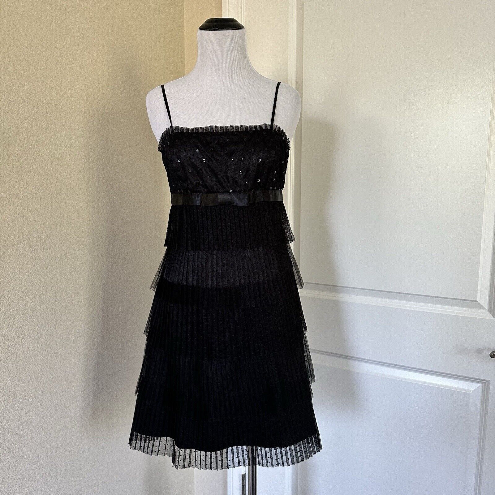 Forever 21 Forever 21 Y2K Mesh Sequin Tiered Cocktail Dress Black US S Size S / US 4 / IT 40 - 1 Thumbnail