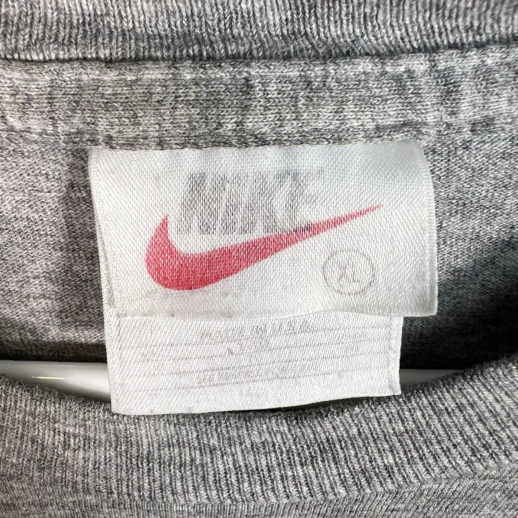 Nike VINTAGE Nike 90s Graphic Tee Shirt Adult XL Gray Sportswear Mens Size US XL / EU 56 / 4 - 5 Thumbnail