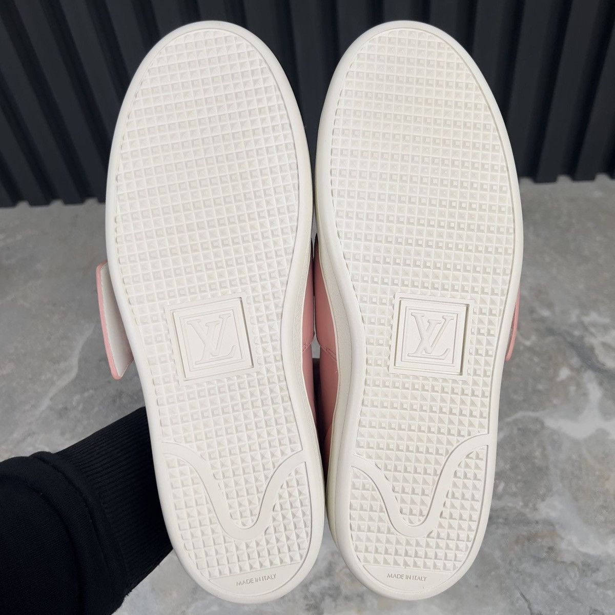 Louis Vuitton Louis Vuitton Frontrow Logo Low Sneakers Leather Size US 7.5 / IT 37.5 - 13 Thumbnail