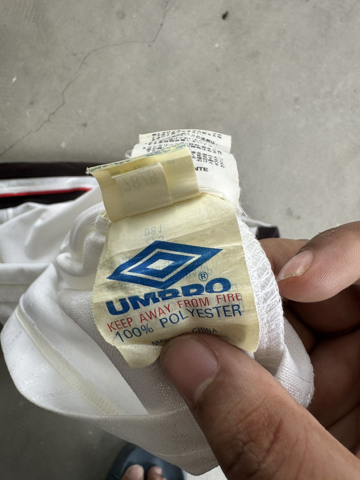 Umbro VINTAGE UMBRO MANCHESTER UNITED 98/99 TRAINING JERSEY Size US M / EU 48-50 / 2 - 7 Thumbnail
