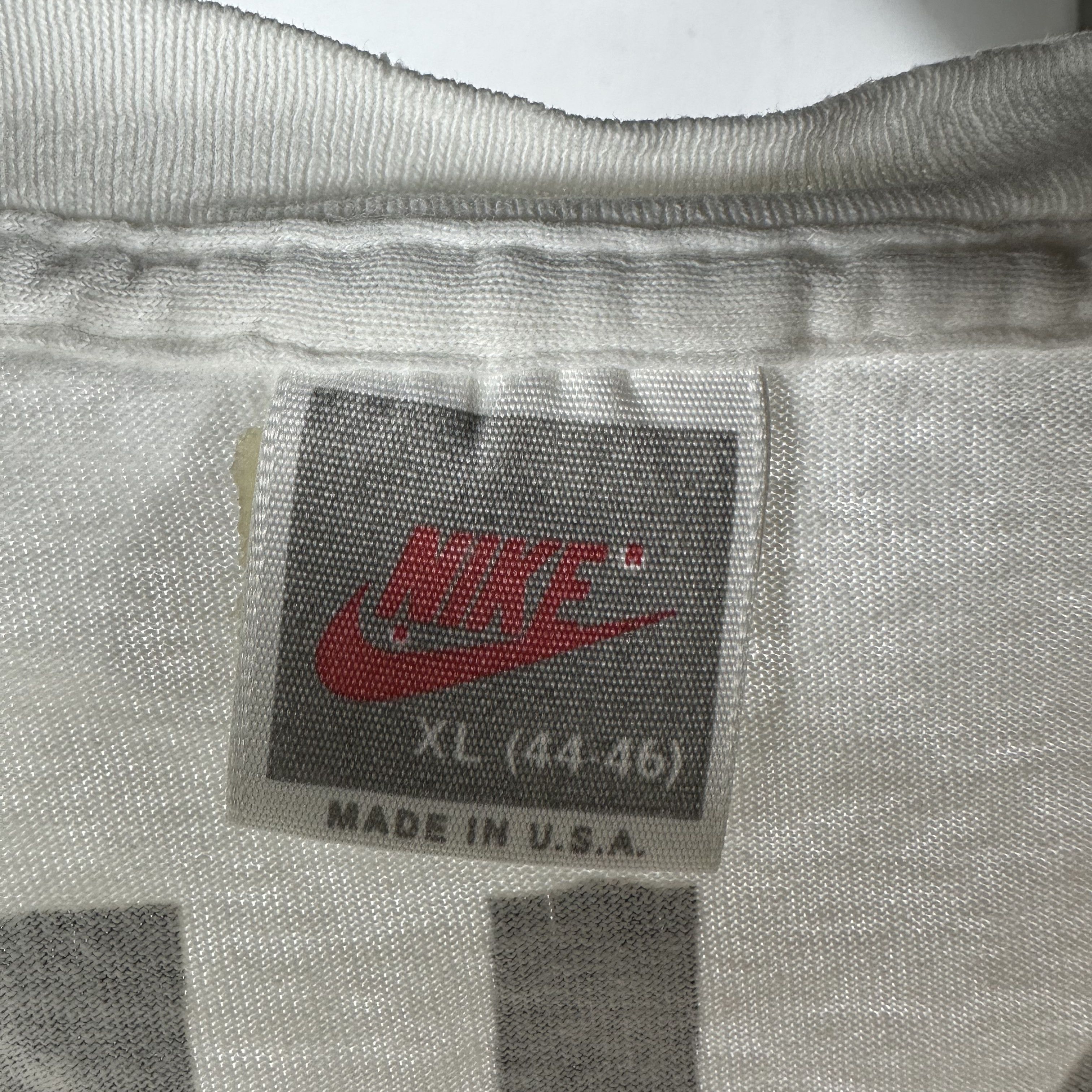 Vintage 90s Nike Air Max Light Sneakers Promo Single Stitch T-Shirt Size US XL / EU 56 / 4 - 5 Thumbnail