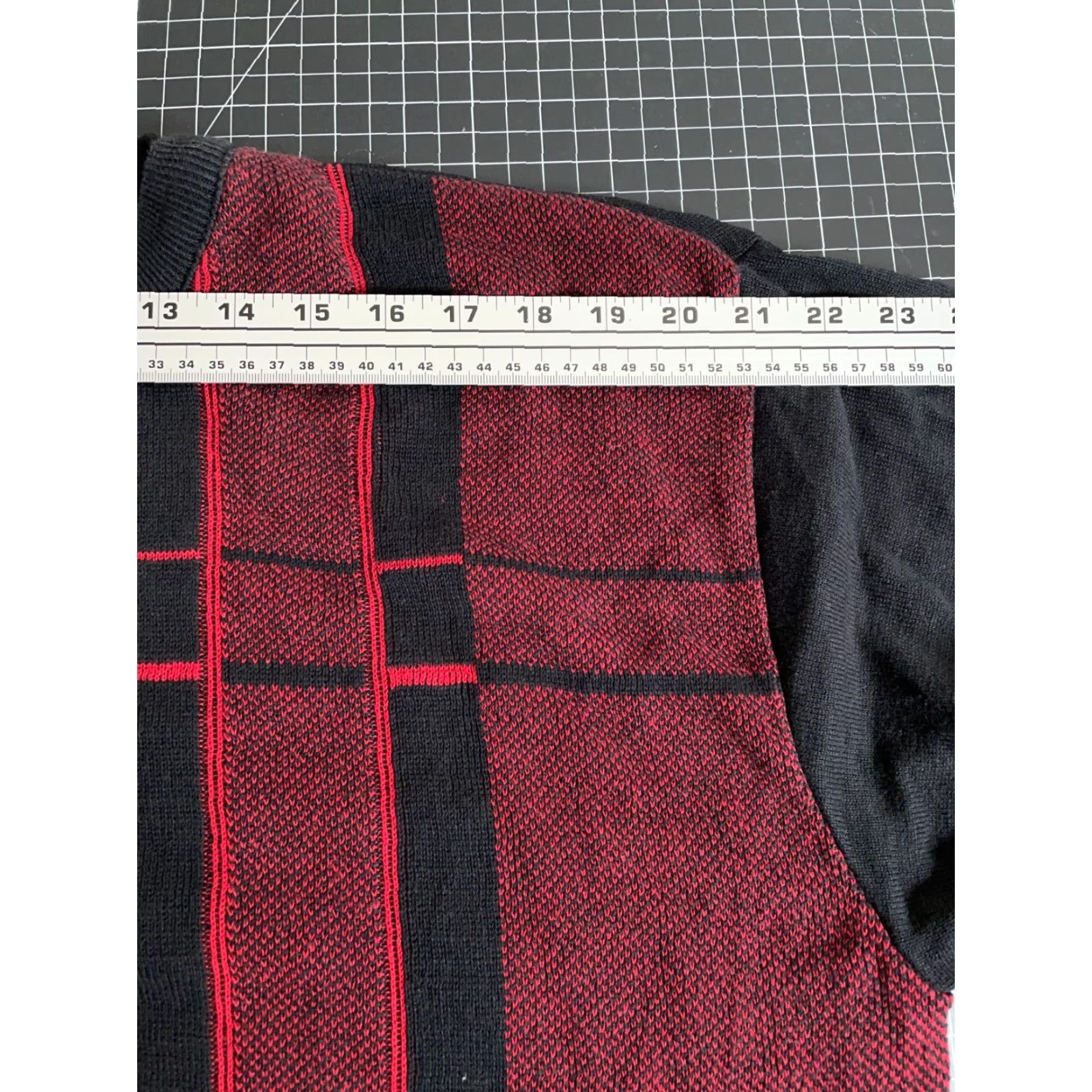Vintage VINTAGE Tosani Check Pattern Sweater Adult XL Red Black Cotton Chunky-Knit 90s Preppy Mens Size US XL / EU 56 / 4 - 7 Thumbnail