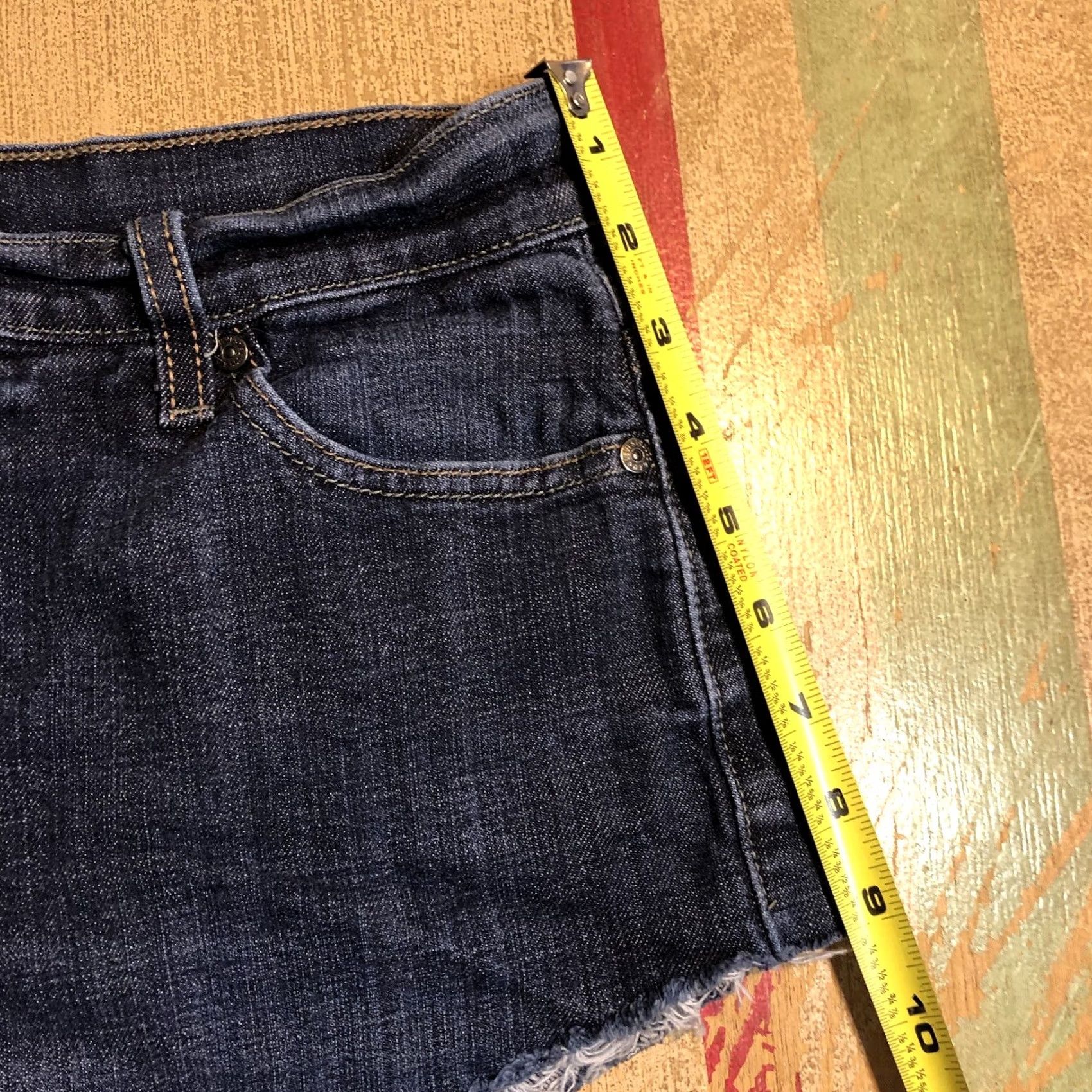 Levi's VINTAGE Levi's 512 Cut-Off Women Denim Jeans Shorts 12 Daisy Dukes 1.5in Inseam Blue Denim 90s Classic Womens Size 34" / US 12 / IT 48 - 6 Thumbnail