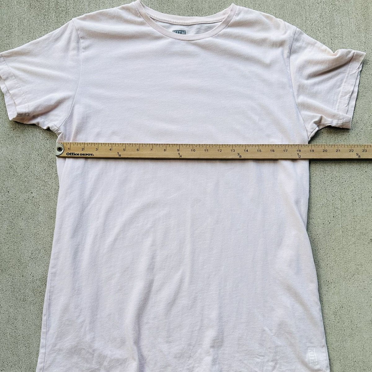 Kith Kith T Shirt Men Size Small Basic Logo Rose Size US S / EU 44-46 / 1 - 4 Thumbnail