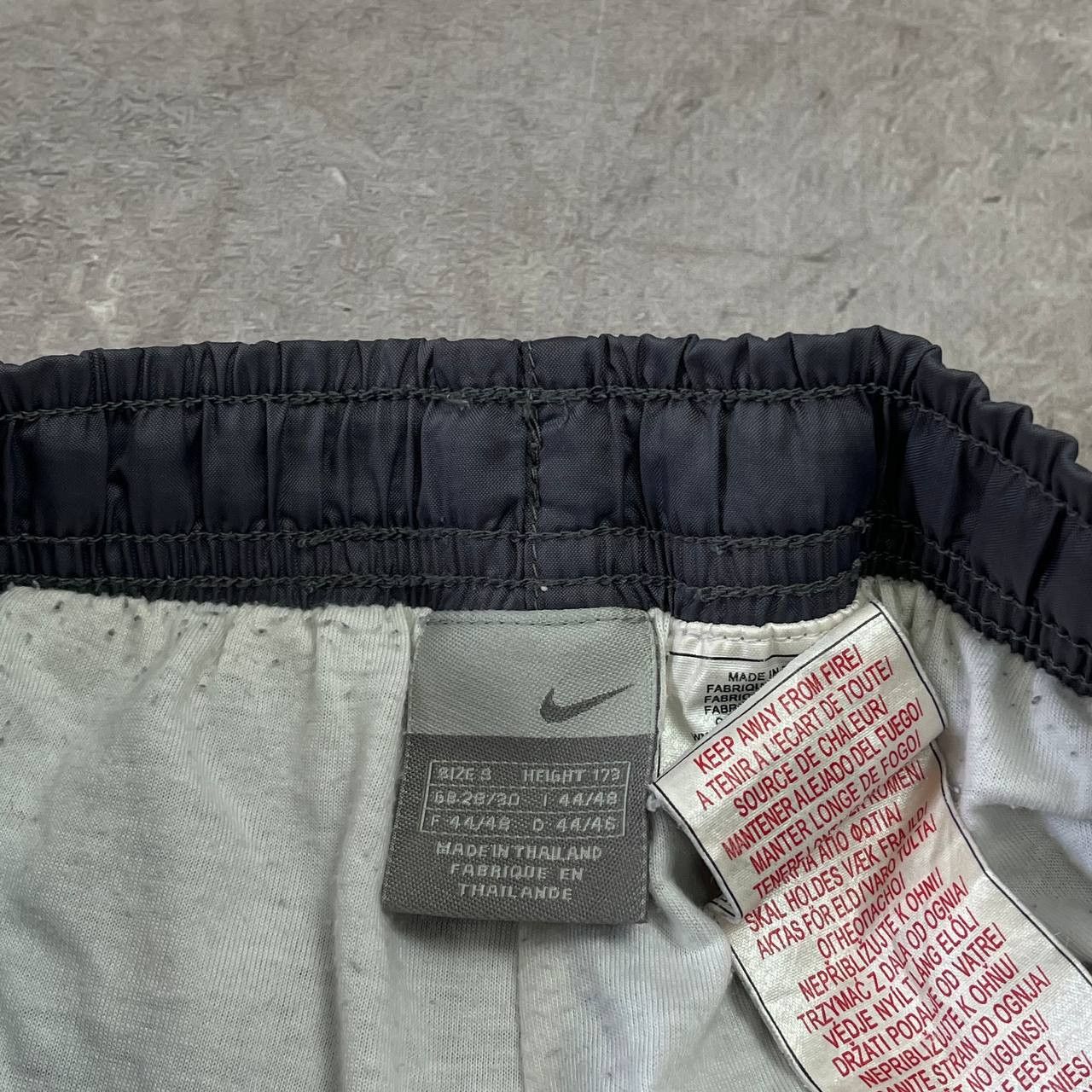 Nike Vintage 90's/Y2K Navy Track Pants Nylon Drill,Size S Size US 33 - 11 Thumbnail