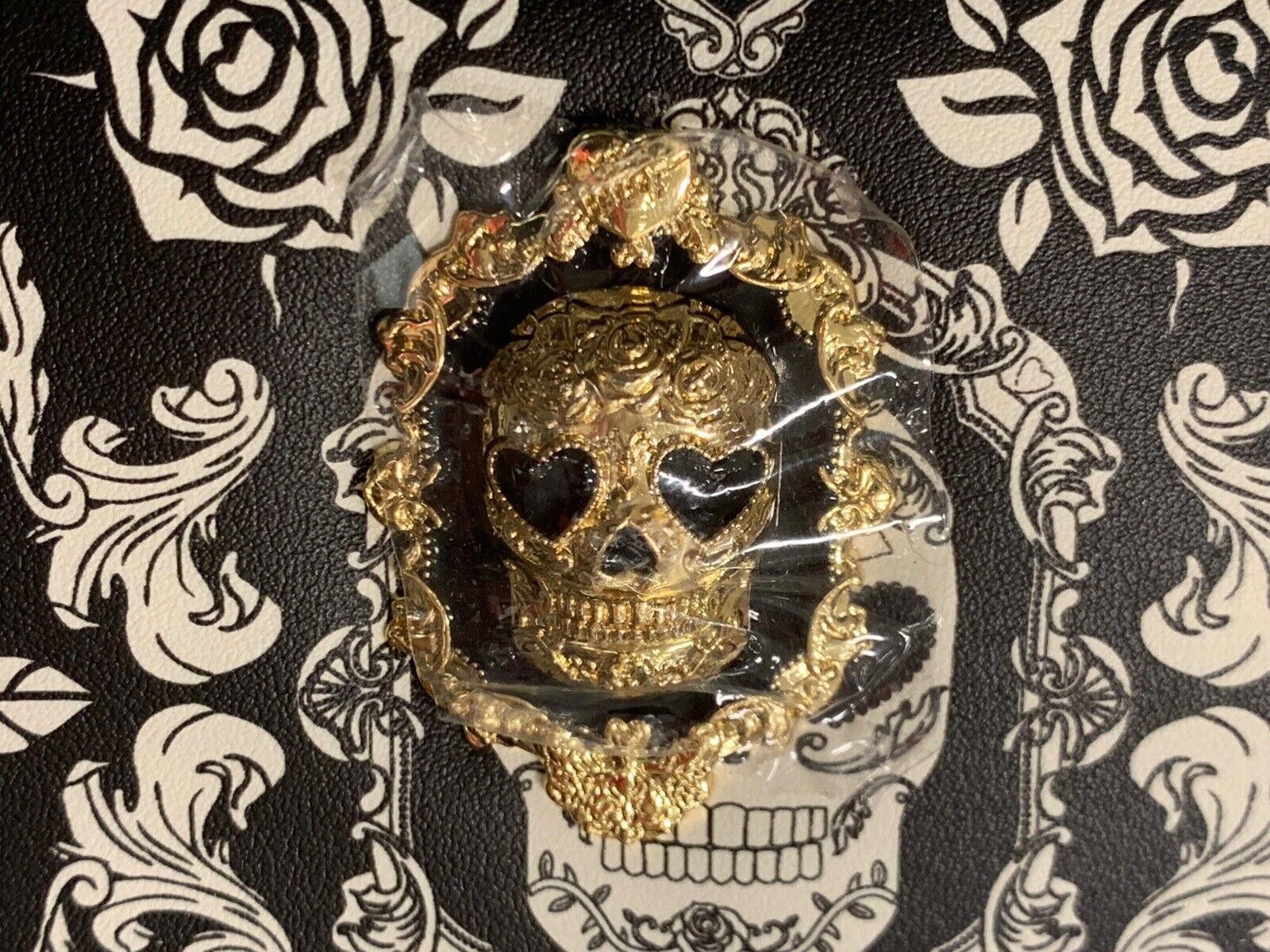 Designer Betsey Johnson Black Zip Wristlet Wallet Skulls Flowers Size ONE SIZE - 4 Thumbnail