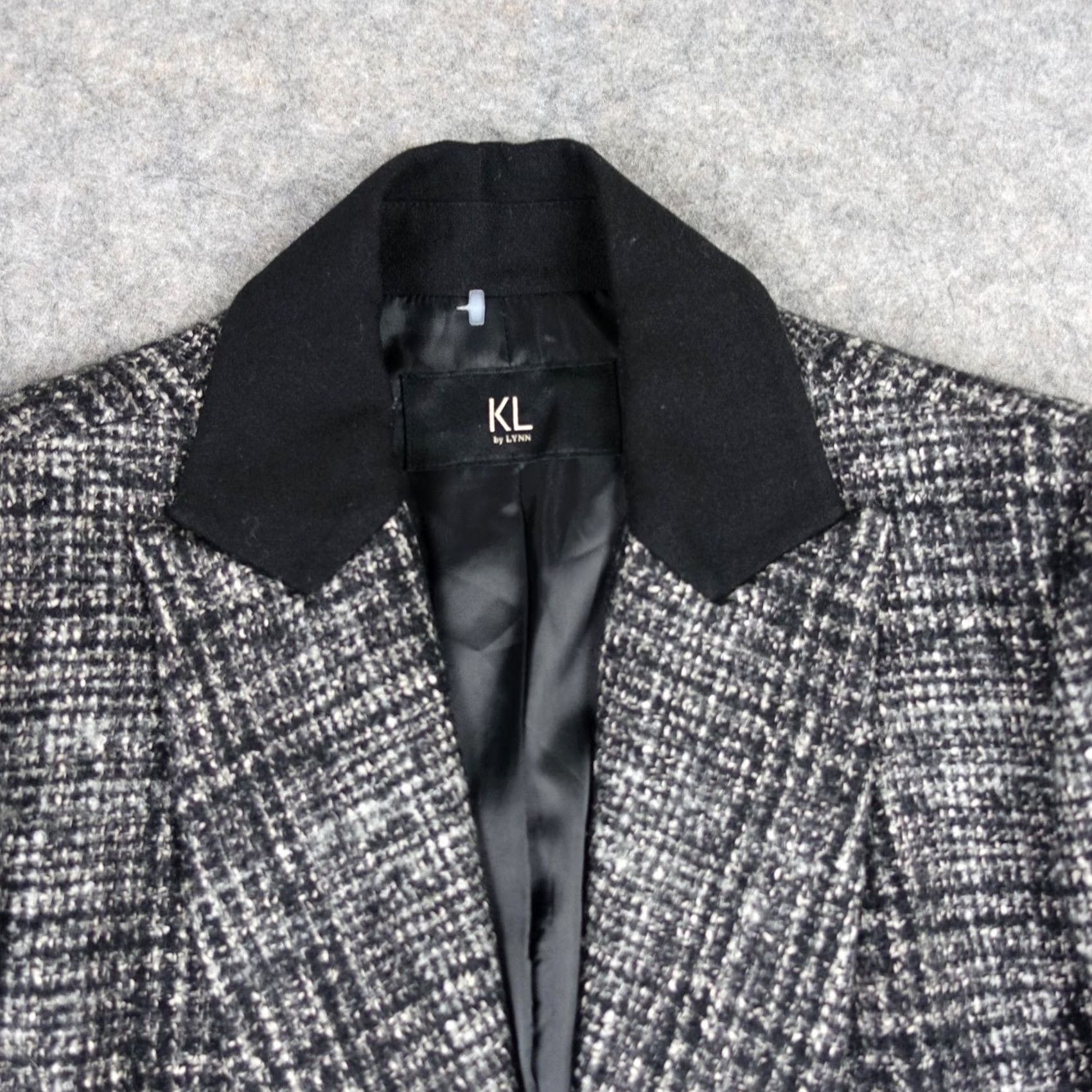 Vintage KL by LYNN Coat Womens Size 2 Black Gray Wool Blend Tweed Plaid Winter Overcoat Size XS / US 0-2 / IT 36-38 - 2 Thumbnail