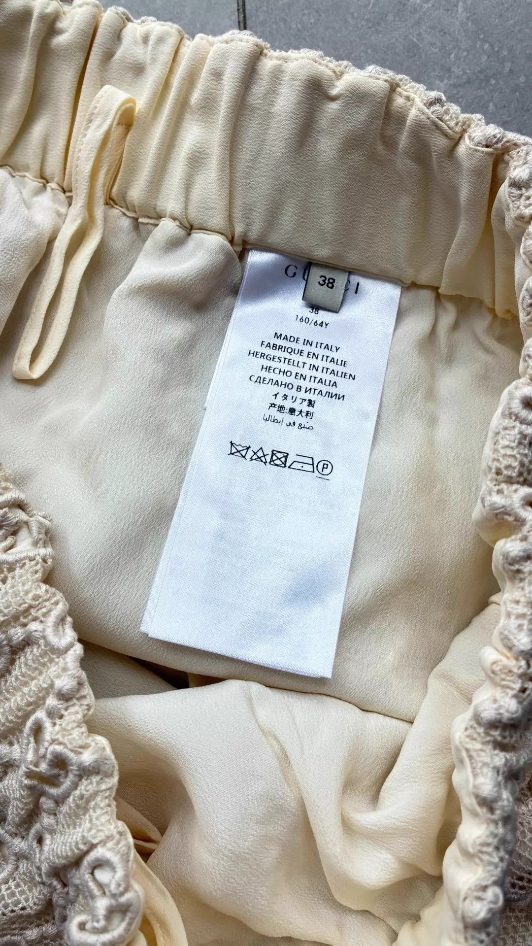 Gucci Gucci Ivory Lace GG Monogram ElasticWaist Short 38 Size 26" / US 2 / IT 38 - 4 Thumbnail