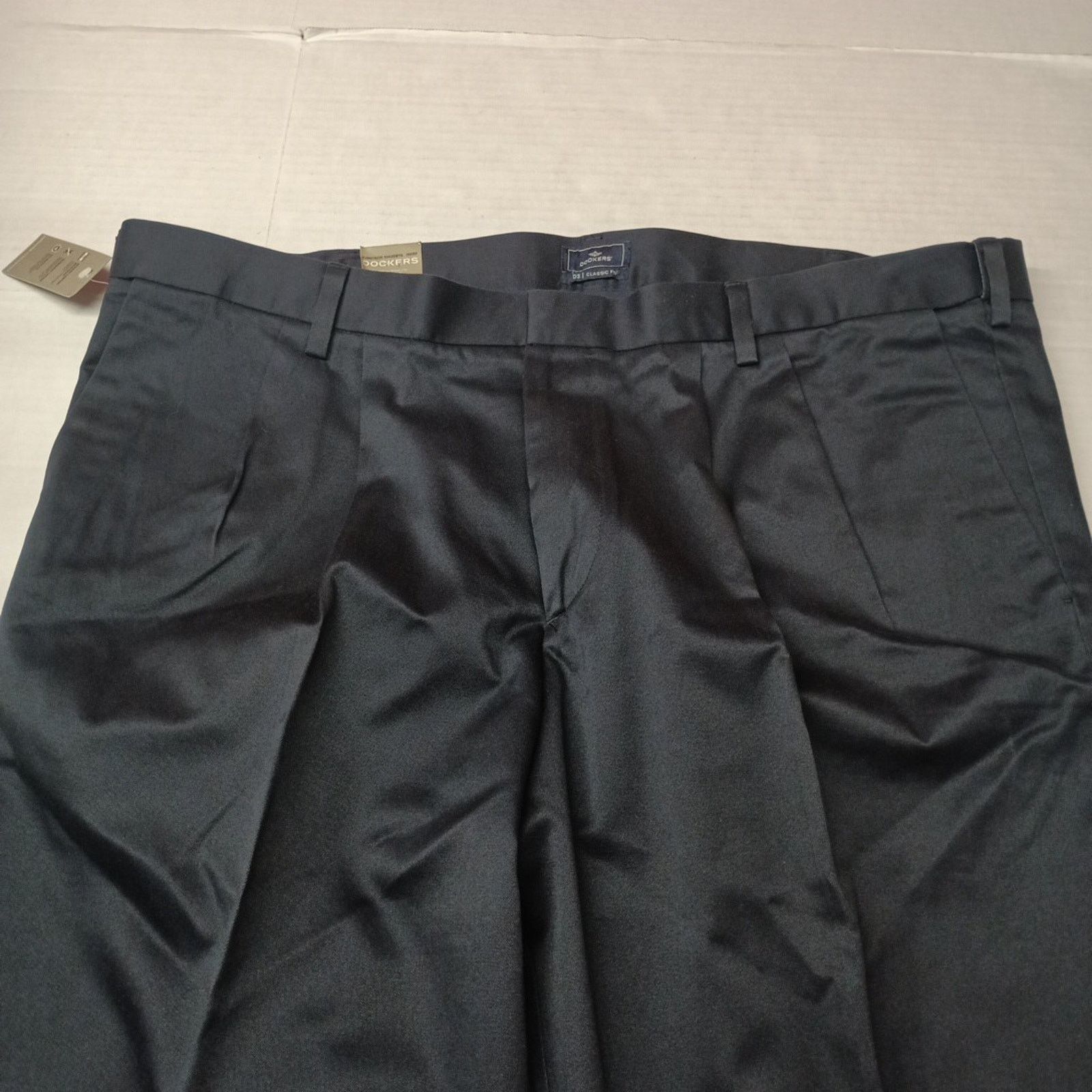 Dockers Dockers Signature Khakis Men's 44x32 Black Classic Pleated Size US 44 / EU 60 - 4 Thumbnail
