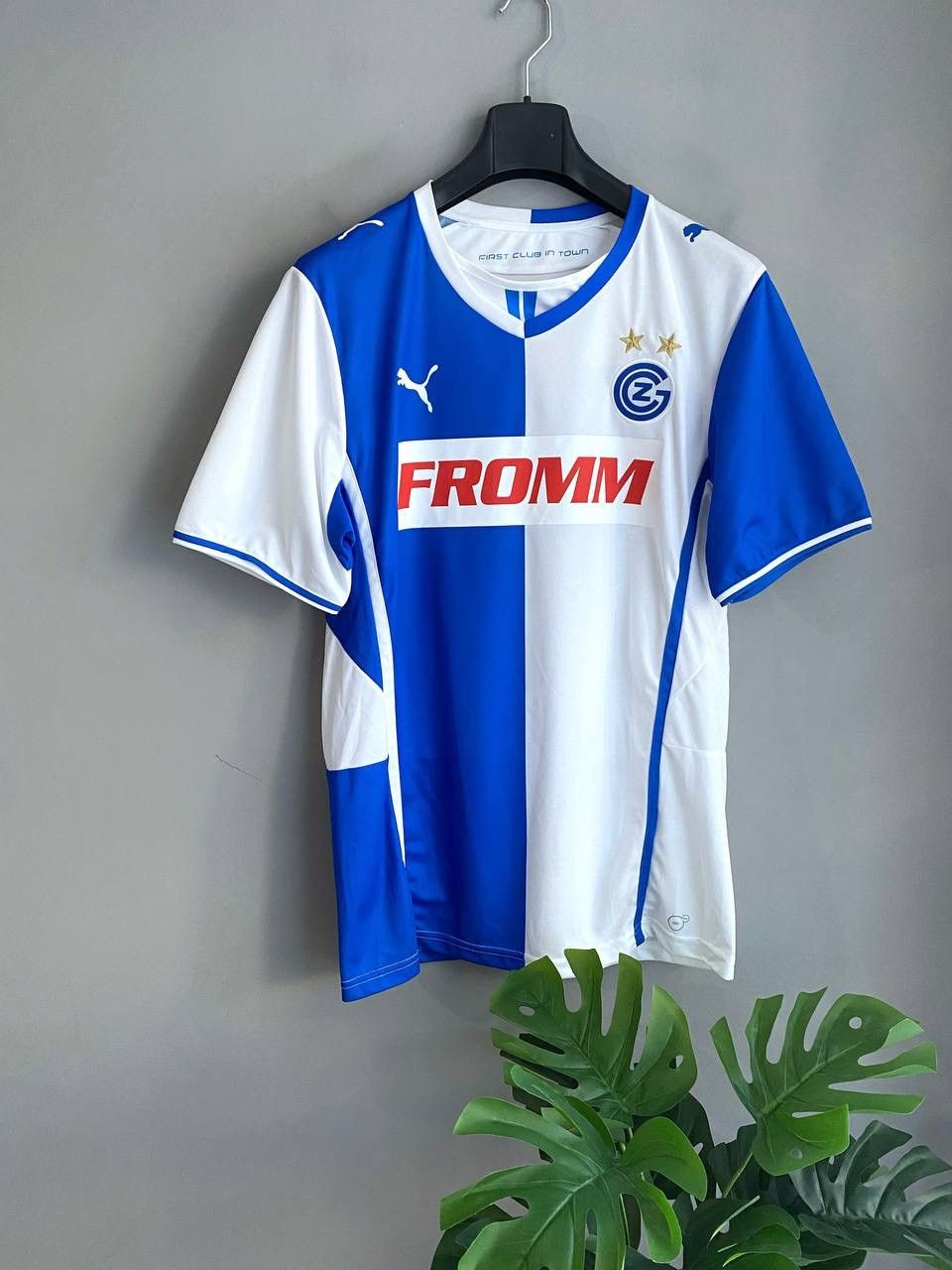 Puma Grasshopper Zurich 2013/14 Home Soccer Jersey Autograph Team Size US XL / EU 56 / 4 - 1 Thumbnail