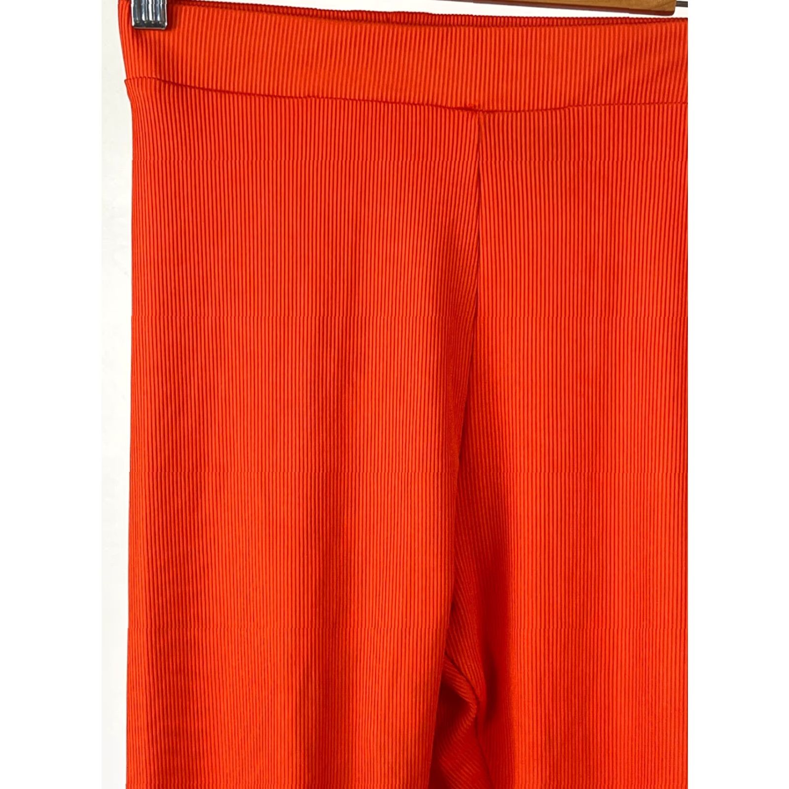 H&M H&M Leggings Womens Size Small Orange Ribbed Stretch Stirrup Slim Fit Shirt Leggings Womens Orange Ribbed Stretch Stirrup Slit? Size 28" / US 6 / IT 42 - 2 Thumbnail