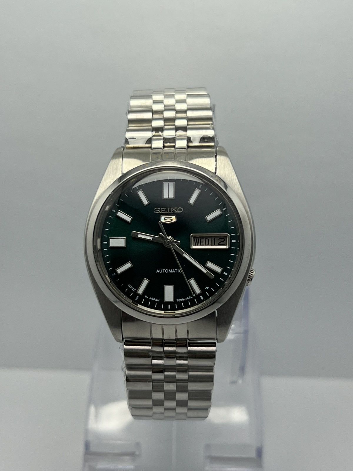 Seiko Seiko 5 Automatic Baton Dial Wrist Watch Day/Date Japan Size 36 - 9 Thumbnail