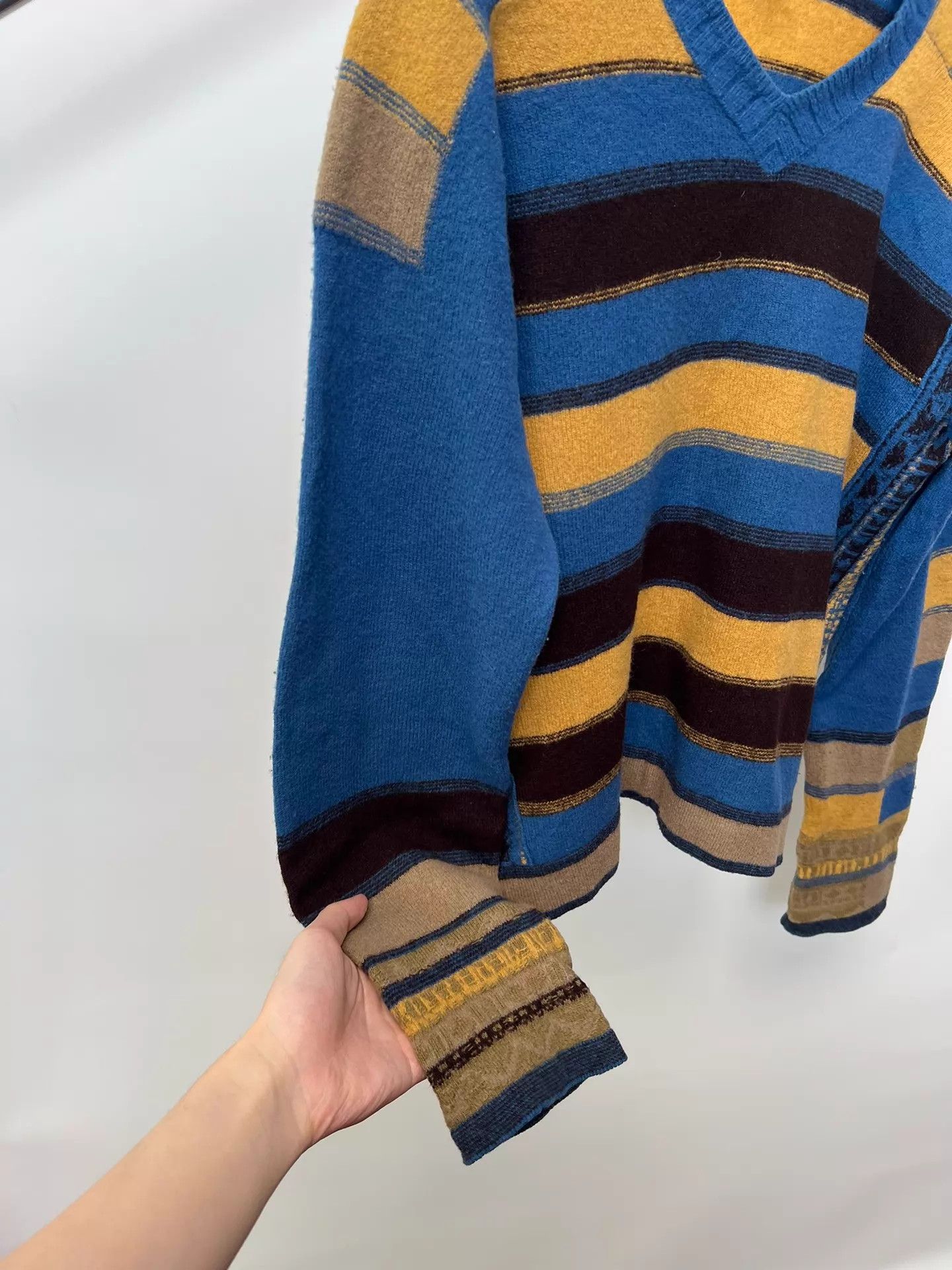 Dries Van Noten Dries Van Noten Color Blocked V-Neck Knit Sweater L Size L / US 10 / IT 46 - 4 Thumbnail