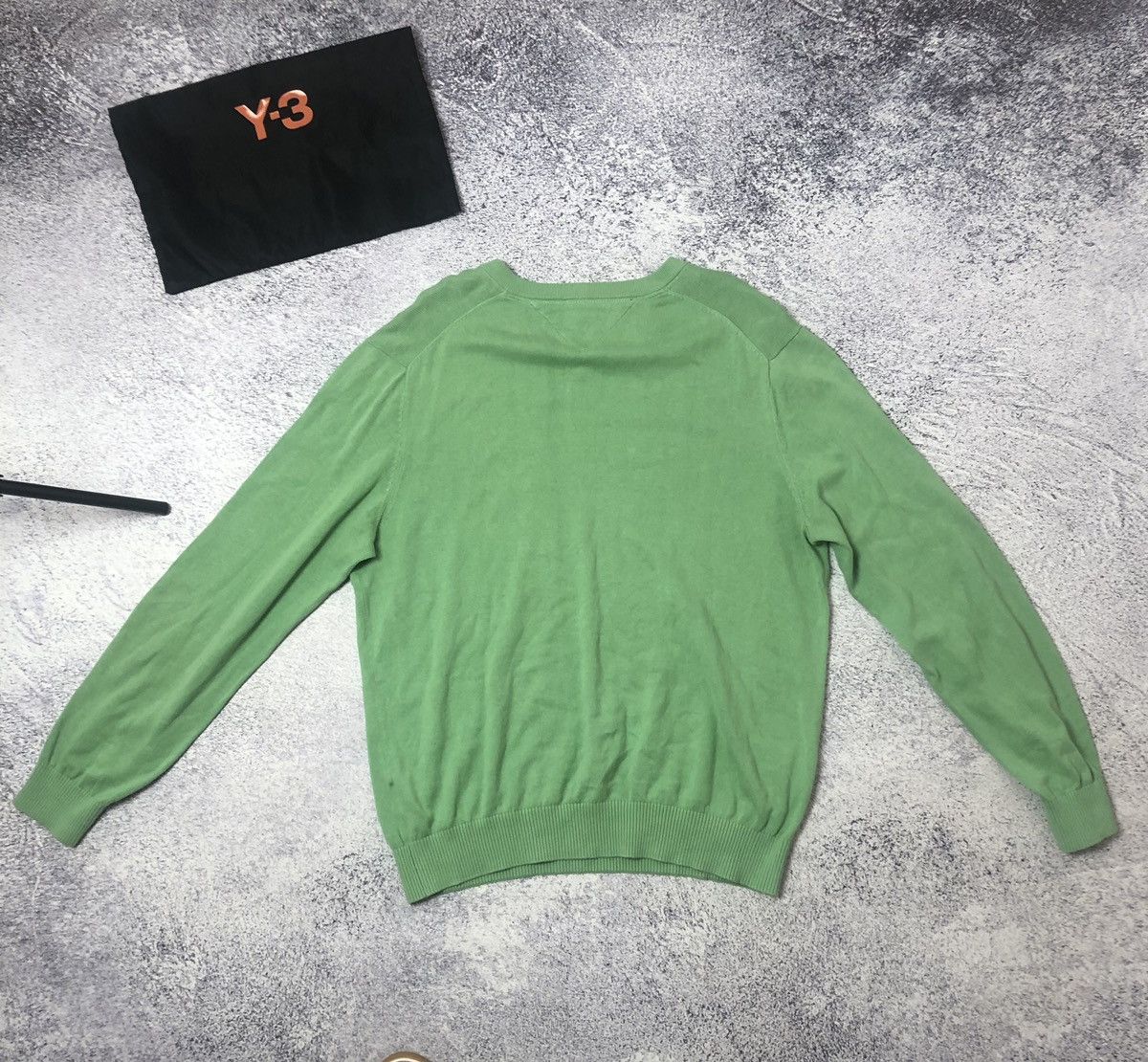 Tommy Hilfiger Vintage men’s Sweater Tommy Hilfiger size L y2k casual ykk Size US L / EU 52-54 / 3 - 5 Thumbnail