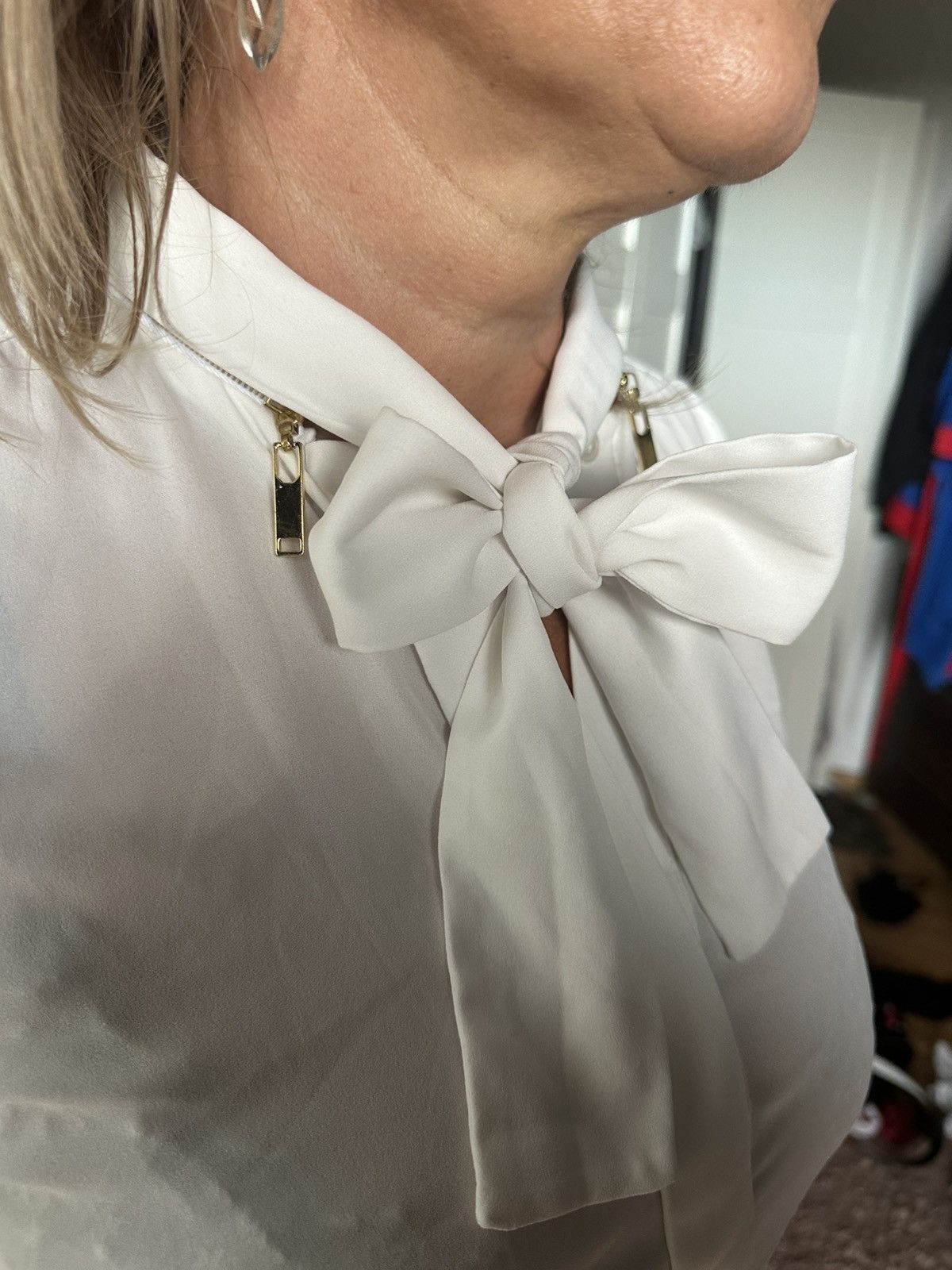Louis Vuitton Louis Vuitton Uniforms Blouse – Size 34 with bow Size XS / US 0-2 / IT 36-38 - 2 Thumbnail