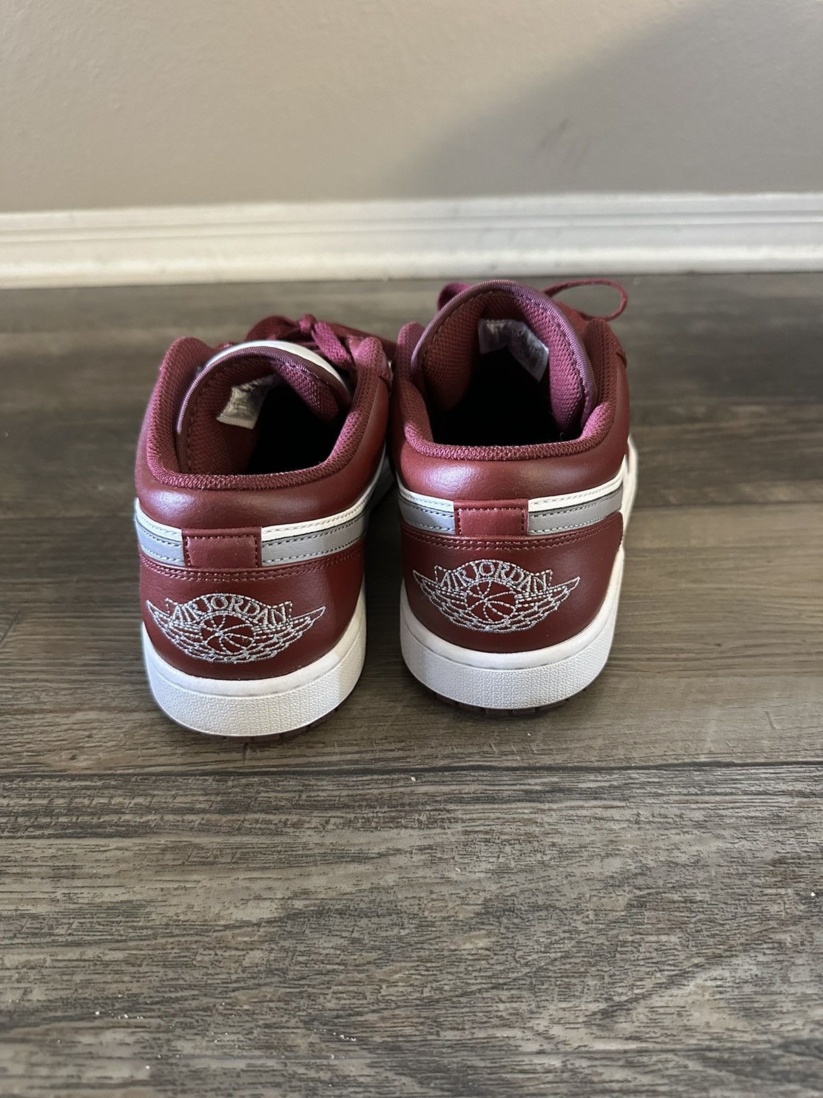 Jordan Brand Jordan 1 Low Bordeaux Size US 10 / EU 43 - 4 Thumbnail