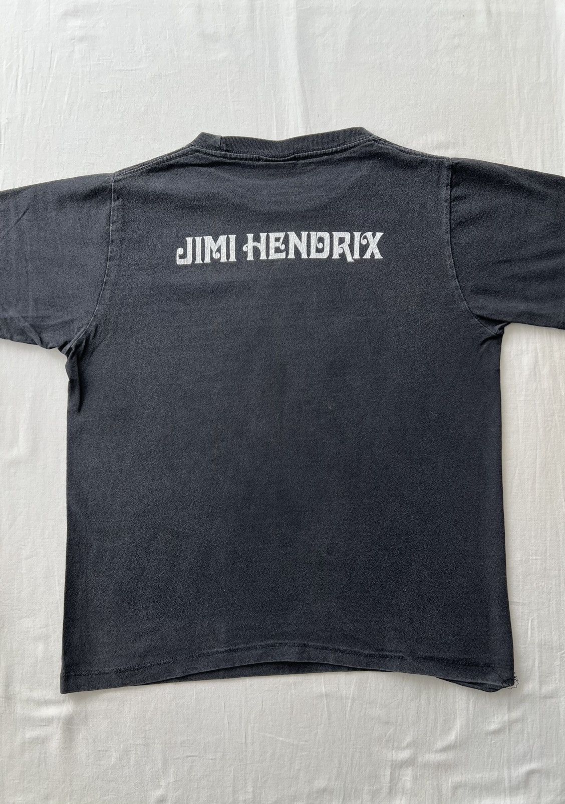 Band Tees Vintage 90s Jimi Hendrix South Saturn Delta Black T-shirt Size US S / EU 44-46 / 1 - 14 Thumbnail