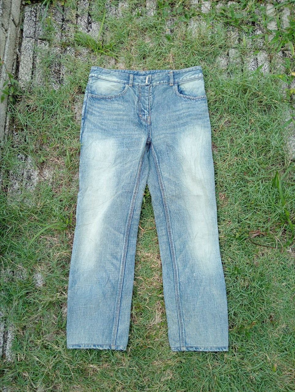 Givenchy Givenchy Distressed Look Jeans Size 25" / US 0 / IT 36 - 1 Thumbnail