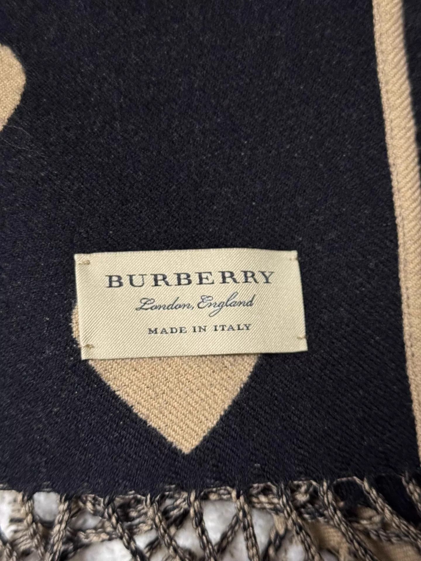 Burberry Burberry Double-Faced Cashmere Cape - No Wash Tag Size ONE SIZE - 2 Thumbnail