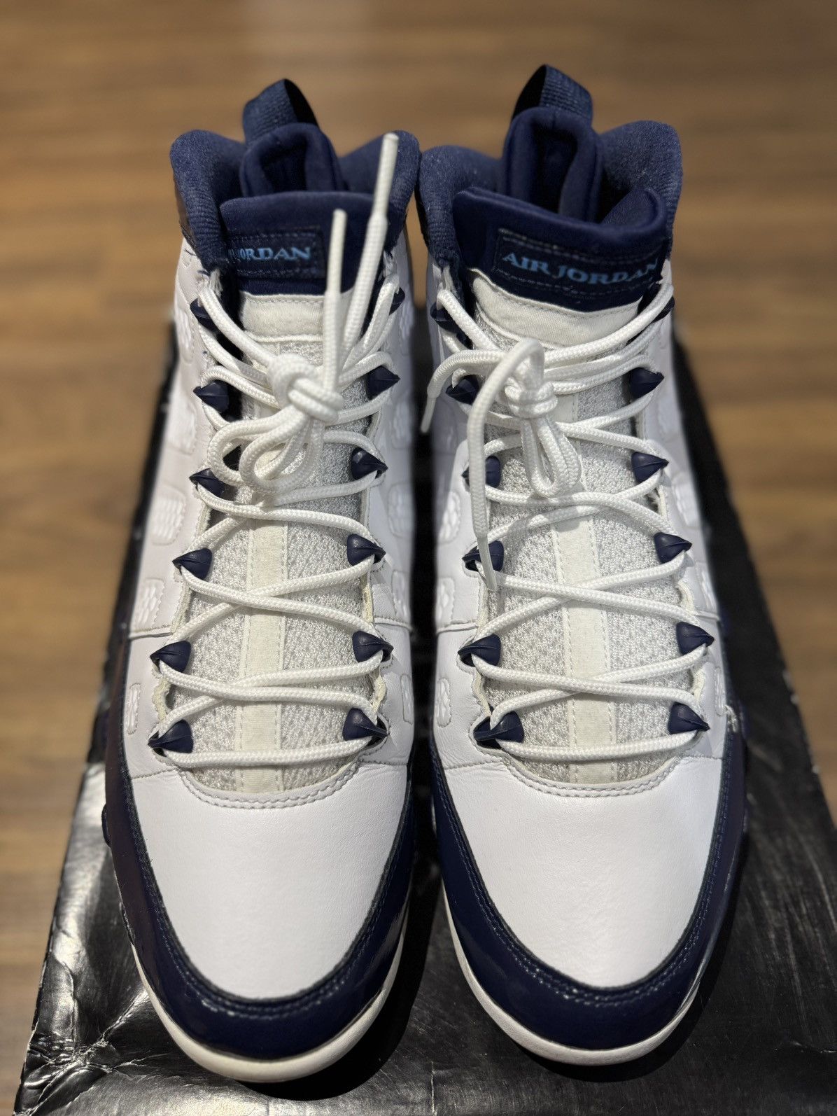 Jordan Brand Air Jordan 9 Retro ‘UNC’ Pearl Blue OG BOX VNDS Size US 11.5 / EU 44-45 - 4 Thumbnail