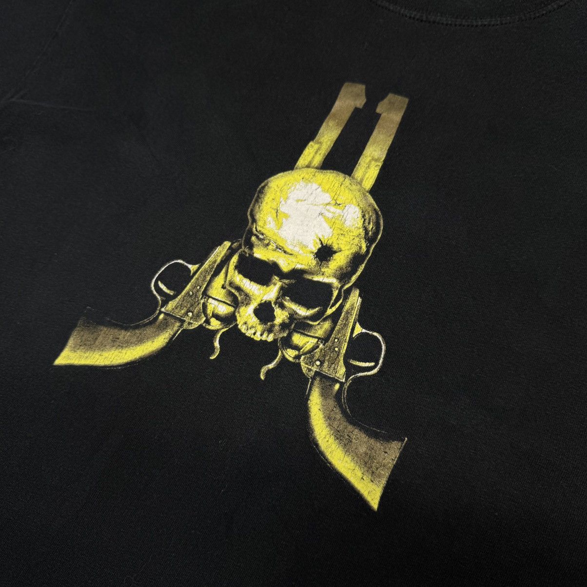 Vintage Y2K Skull T-shirt vintage “GUN” logo Size US L / EU 52-54 / 3 - 4 Thumbnail