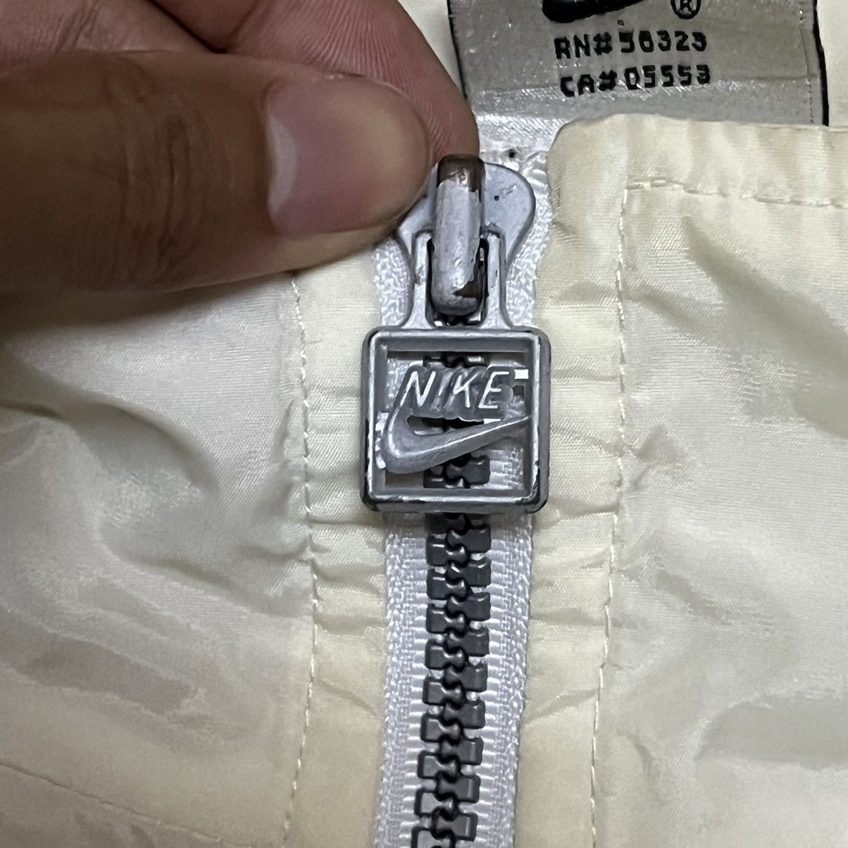 Nike Vintage Nike Big Swoosh Zipper Jacket Size US L / EU 52-54 / 3 - 8 Thumbnail