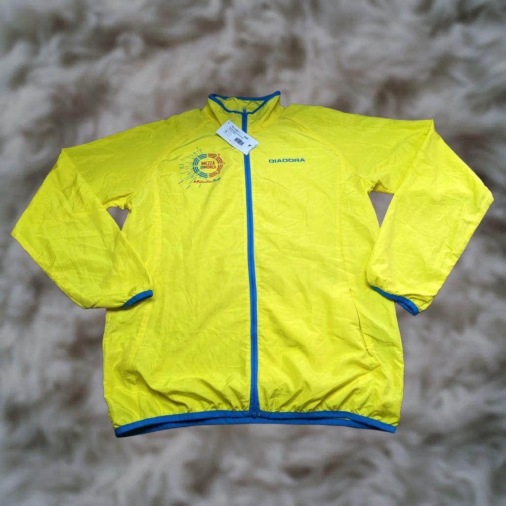 Diadora Diadora Windstopper Mens Jacket Medium Lightweight Full Zip Sport Yellow Windbreaker Mens Jacket Size US M / EU 48-50 / 2 - 1 Thumbnail