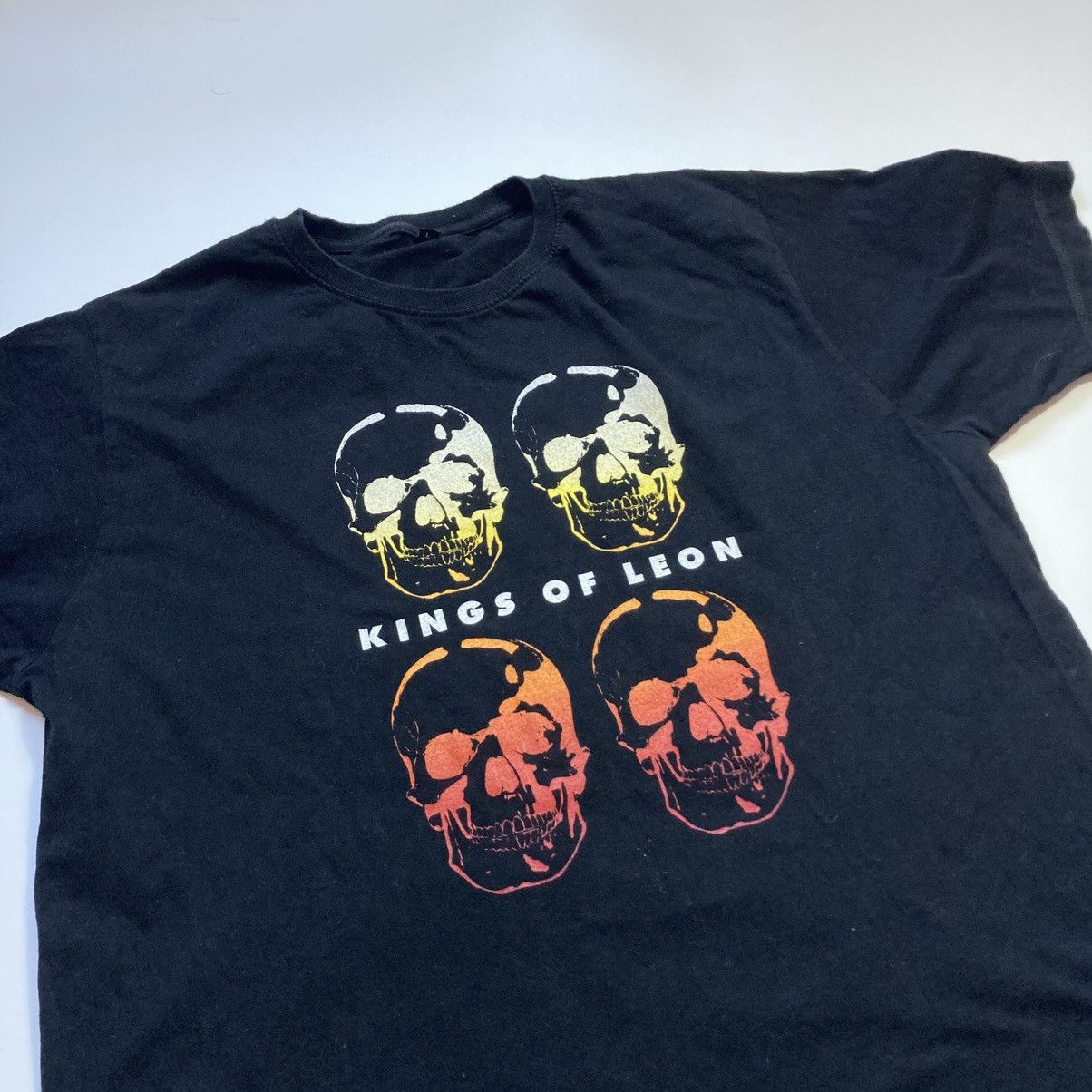 Band Tees kings of leon indie rock band tee Size US L / EU 52-54 / 3 - 2 Thumbnail