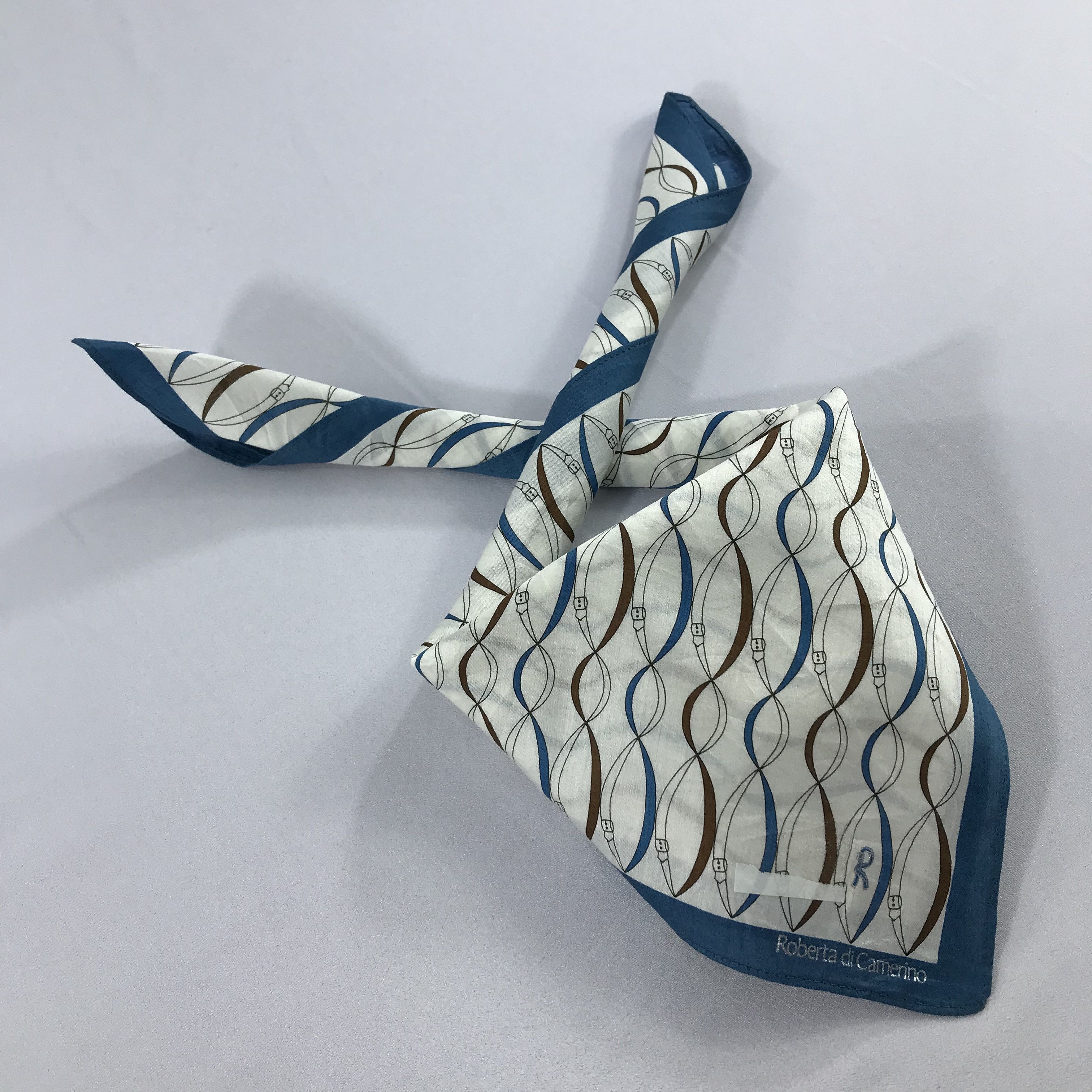 Roberta di Camerino × Vintage Roberta Di Camerino Bandana /Handkerchief/Neckerchief -S2351 Size ONE SIZE - 4 Thumbnail