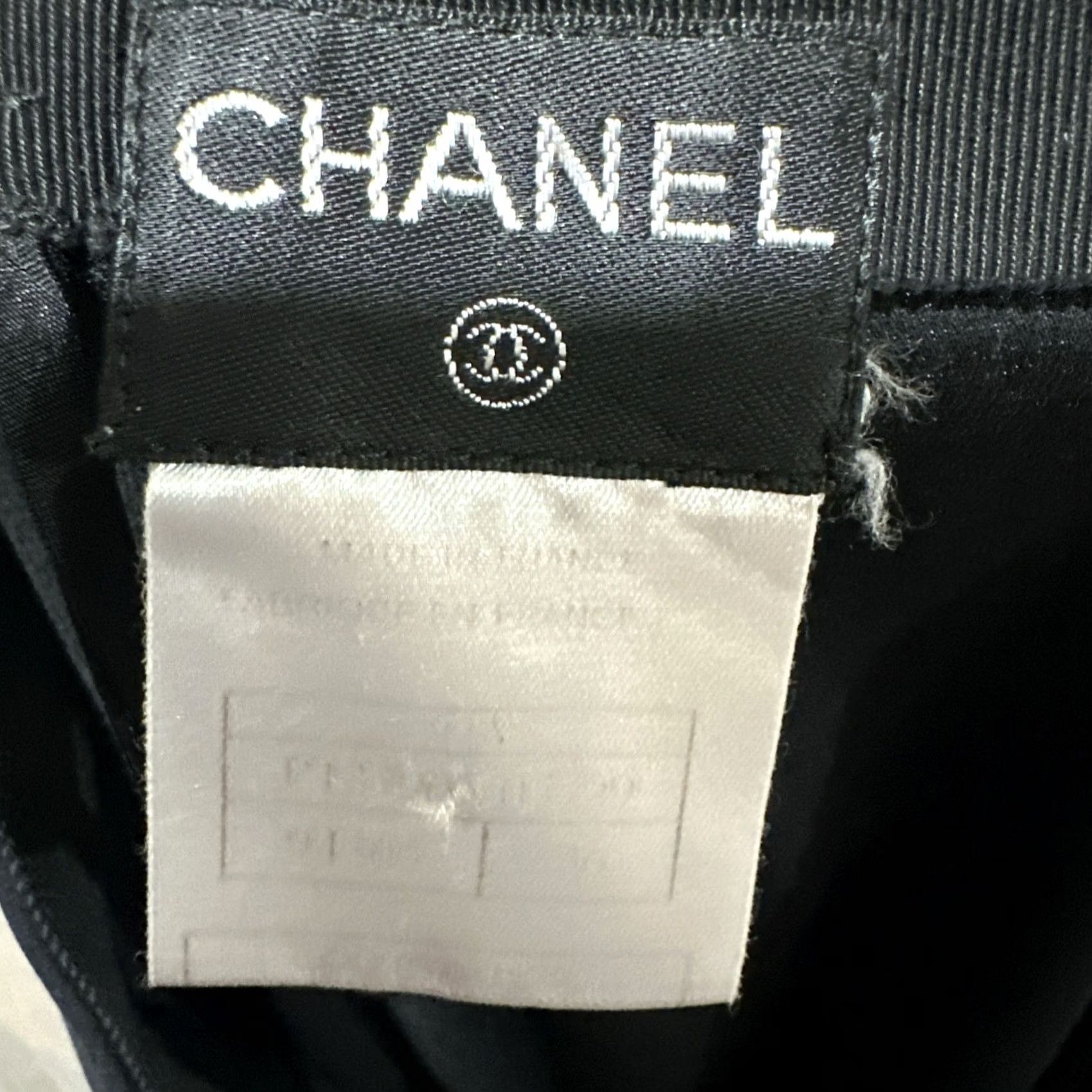 Chanel Chanel Skirt A-Line Black 24 Textured Side Zip Made In France Button Womens Size 42" / US 20 - 3 Thumbnail