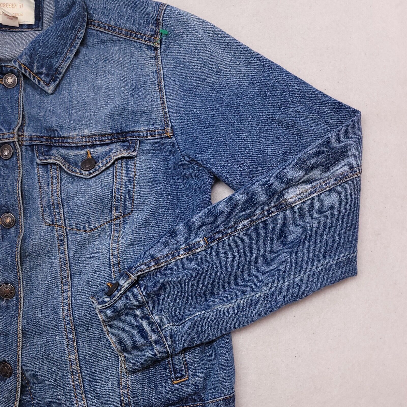Forever 21 Forever 21 Casual Button Up Denim Jean Jacket Womens Size M Size M / US 6-8 / IT 42-44 - 5 Thumbnail