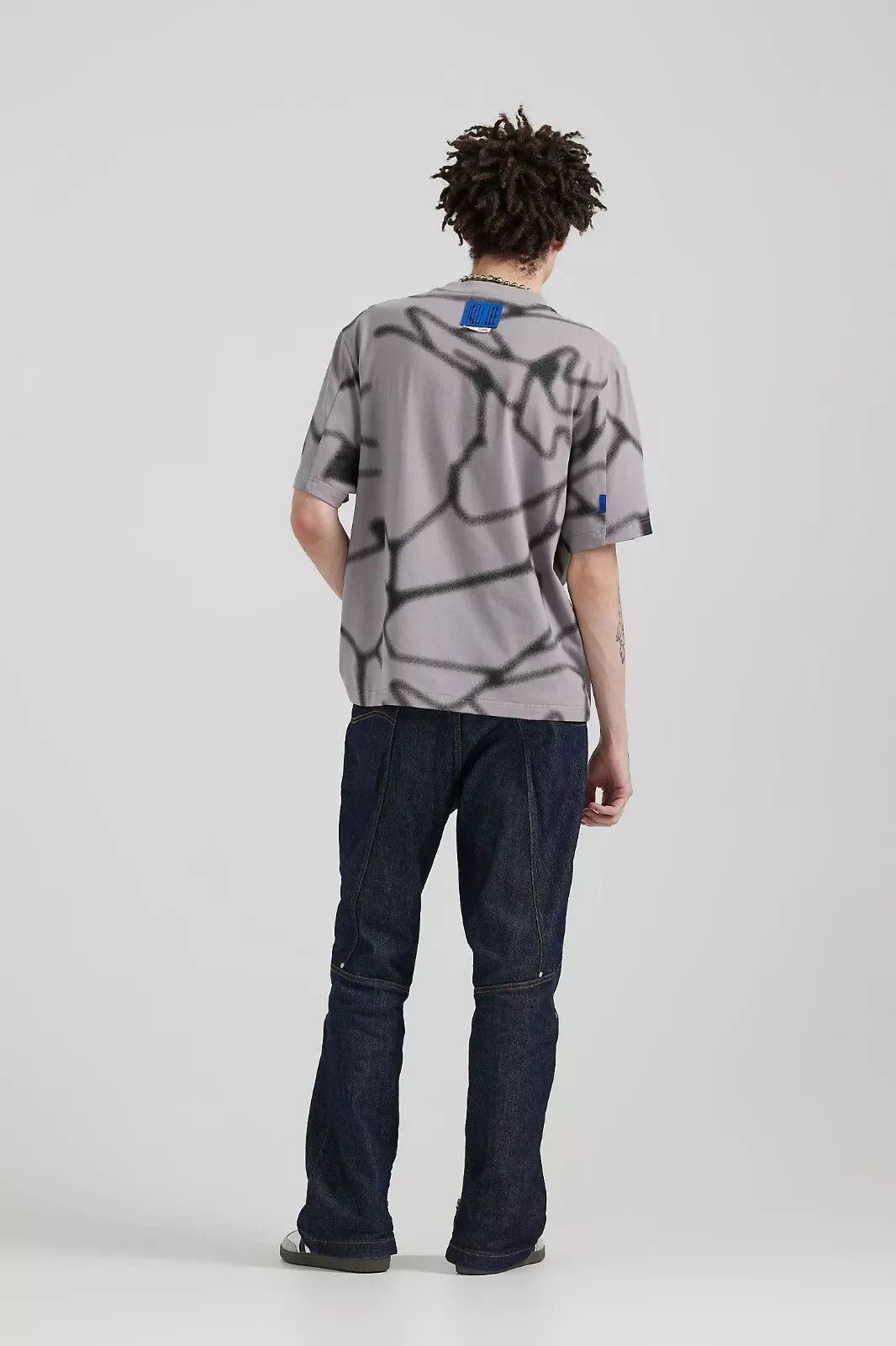 Lee Unisex Lee x ROARINGWILD Oversized Tee in Silver Filigree Size US L / EU 52-54 / 3 - 2 Thumbnail