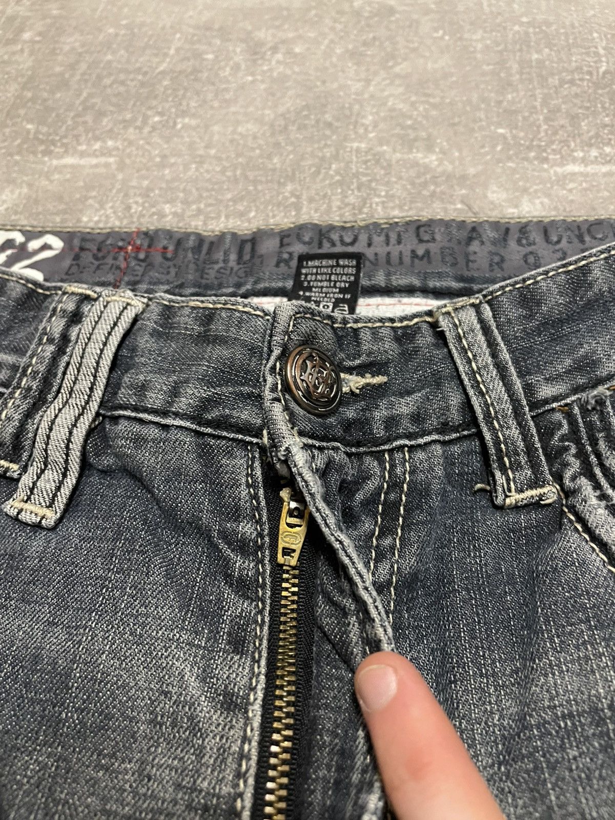 Ecko Unltd. Vintage Ecko Unlimited Buggy Distressed Rap Denim Jeans Size US 34 / EU 50 - 24 Thumbnail
